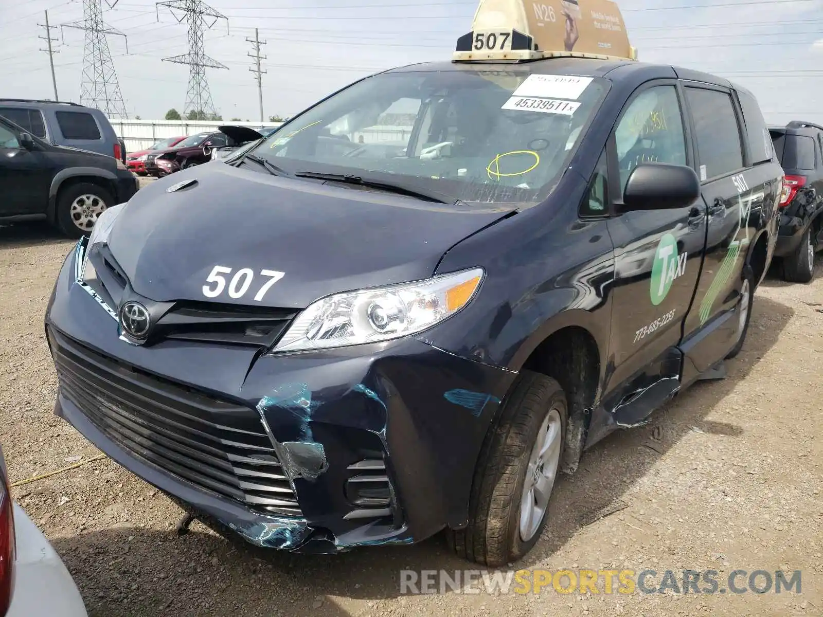 2 Photograph of a damaged car 5TDZZ3DC6KS014469 TOYOTA SIENNA 2019