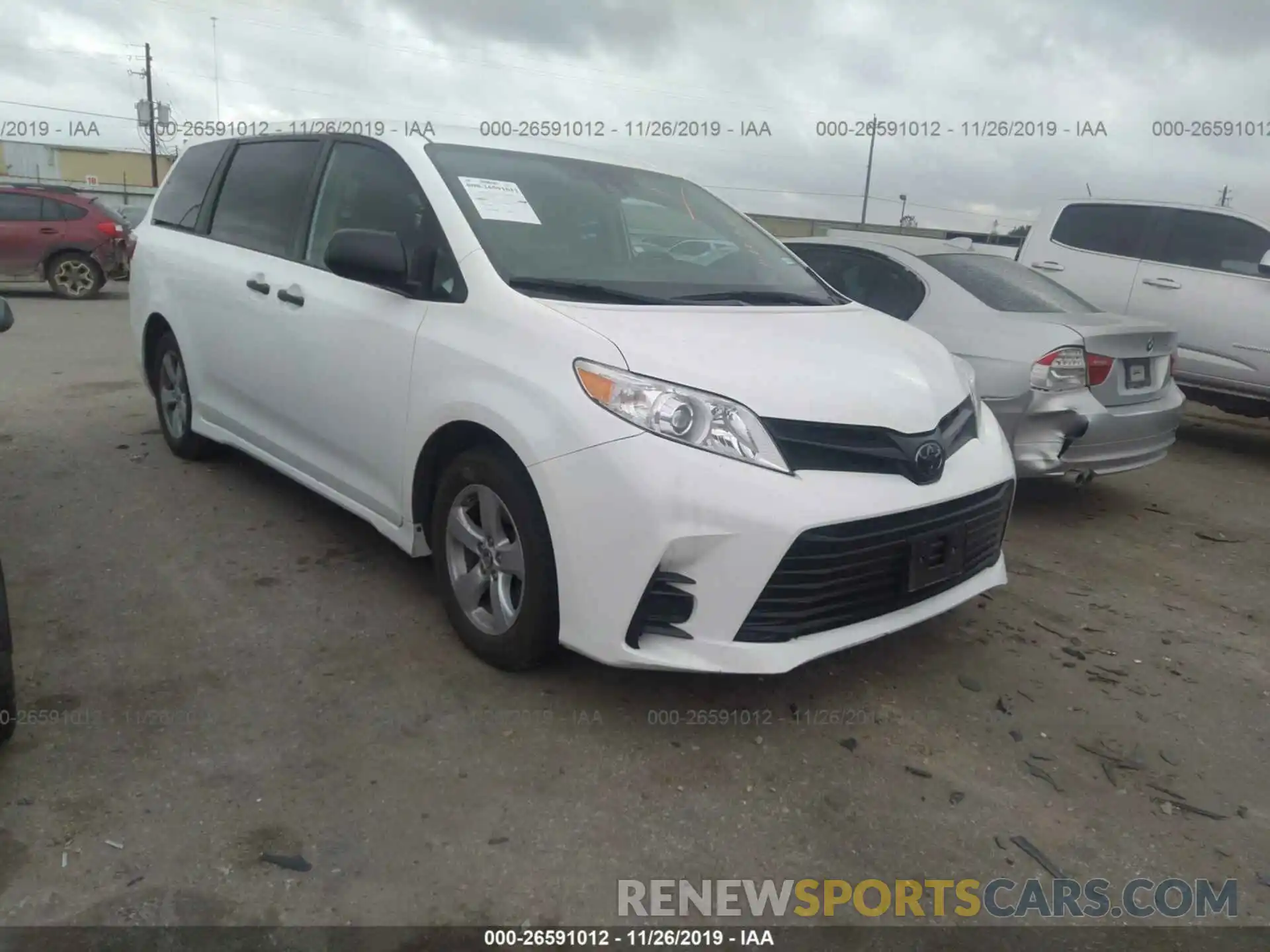 1 Photograph of a damaged car 5TDZZ3DC6KS973225 TOYOTA SIENNA 2019