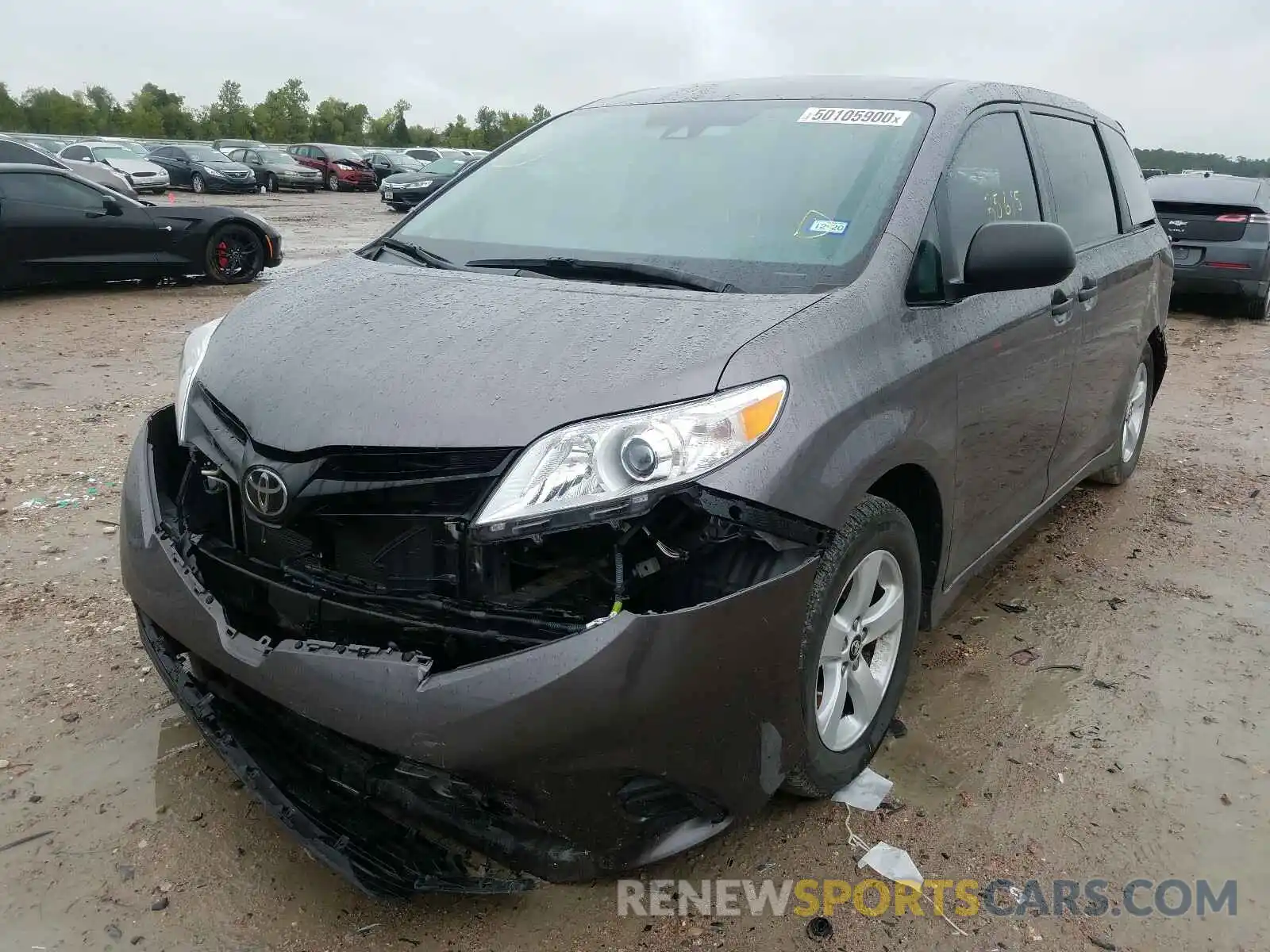 2 Photograph of a damaged car 5TDZZ3DC6KS975802 TOYOTA SIENNA 2019