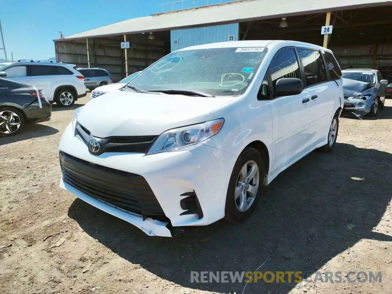 2 Photograph of a damaged car 5TDZZ3DC6KS983141 TOYOTA SIENNA 2019