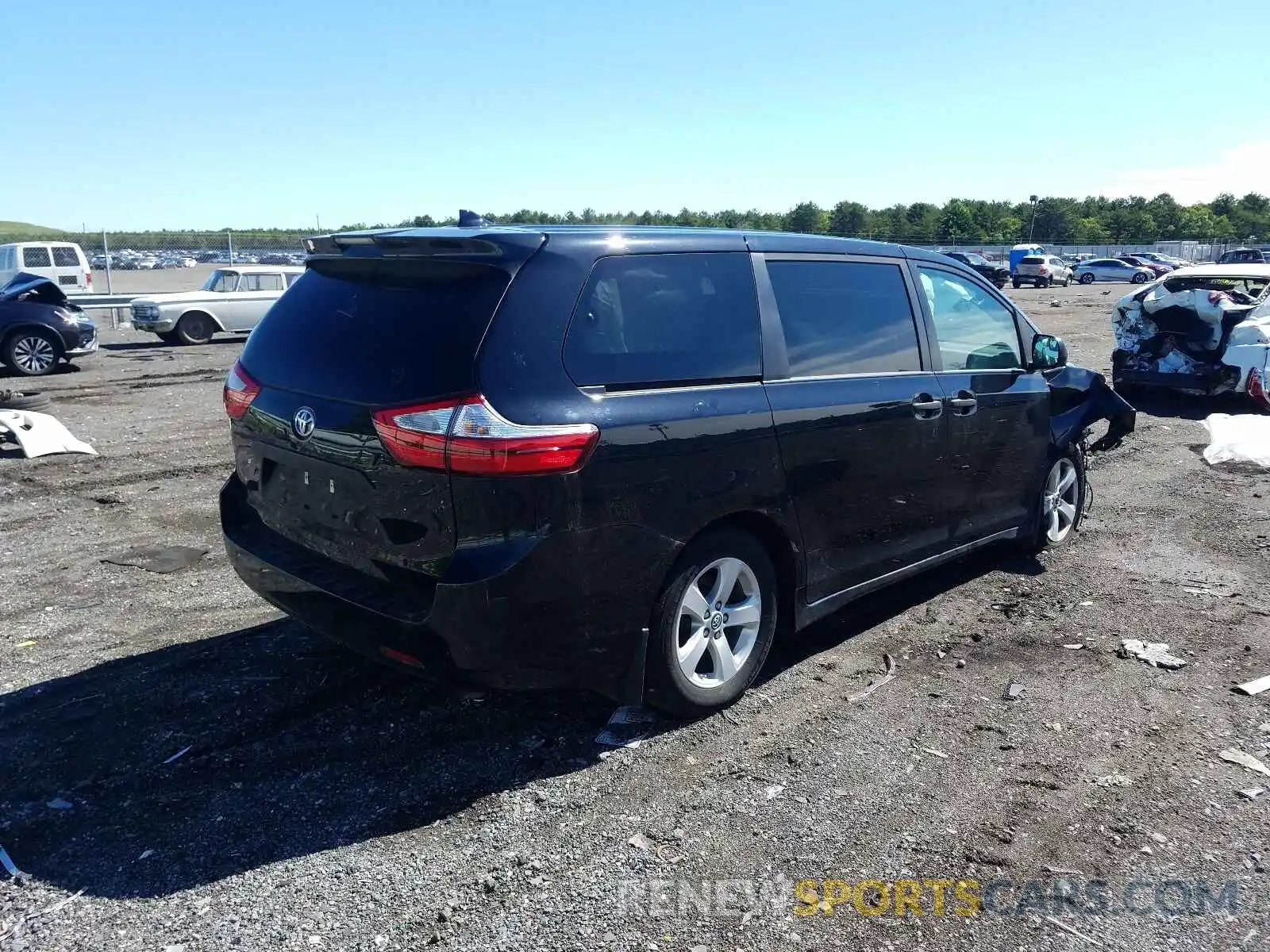 4 Фотография поврежденного автомобиля 5TDZZ3DC6KS984385 TOYOTA SIENNA 2019