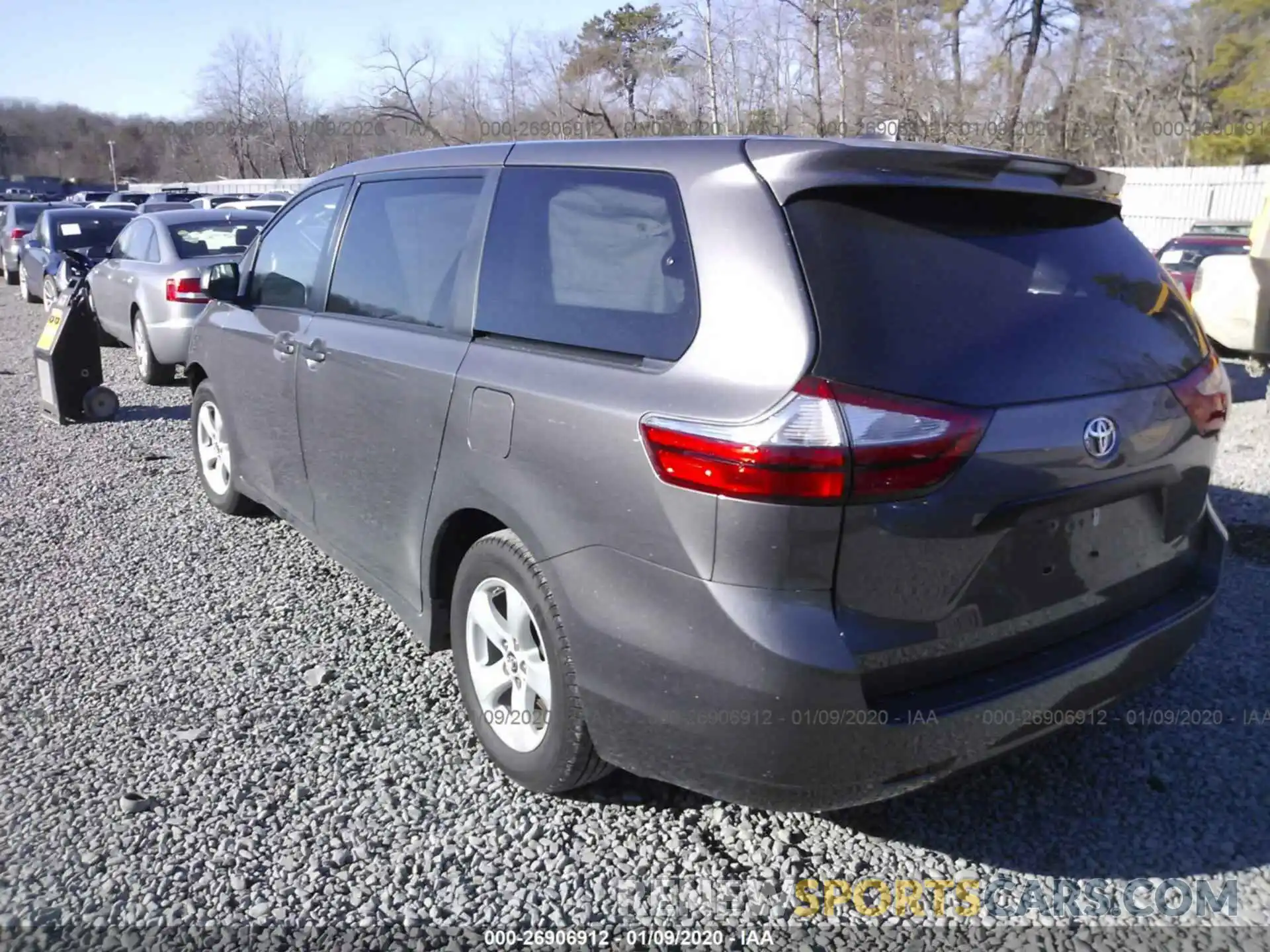 3 Photograph of a damaged car 5TDZZ3DC7KS967188 TOYOTA SIENNA 2019