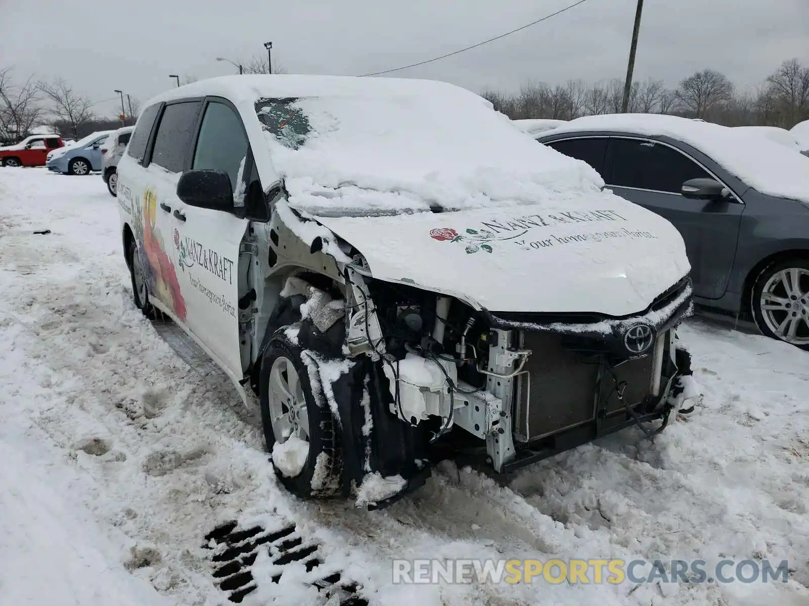 1 Photograph of a damaged car 5TDZZ3DC7KS970558 TOYOTA SIENNA 2019