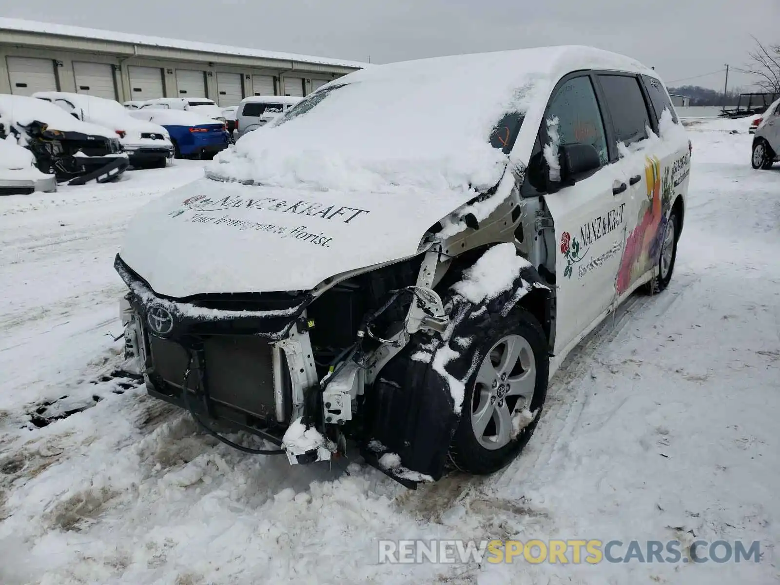 2 Photograph of a damaged car 5TDZZ3DC7KS970558 TOYOTA SIENNA 2019