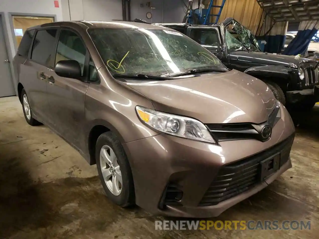 1 Photograph of a damaged car 5TDZZ3DC7KS987439 TOYOTA SIENNA 2019