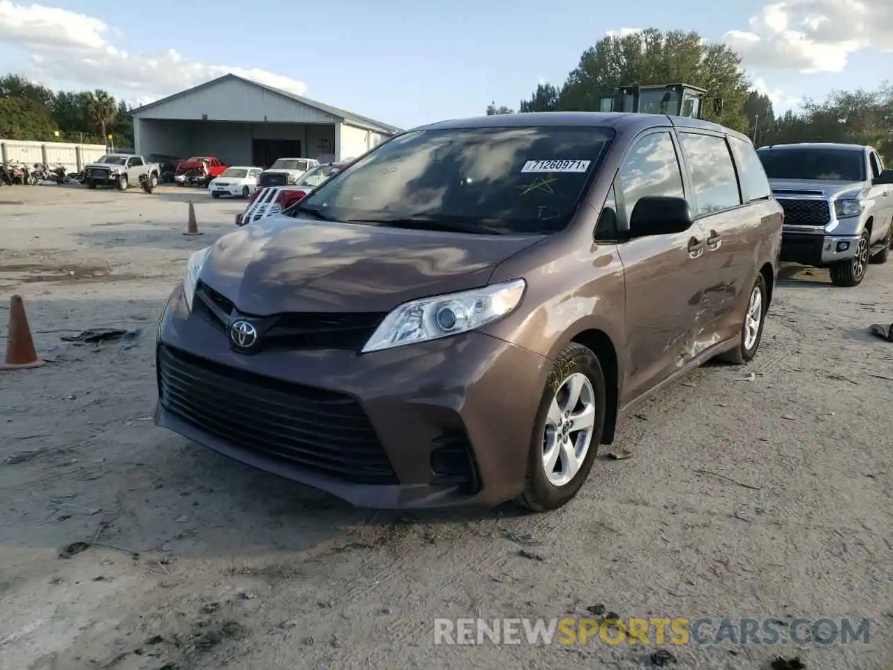 2 Photograph of a damaged car 5TDZZ3DC7KS993354 TOYOTA SIENNA 2019