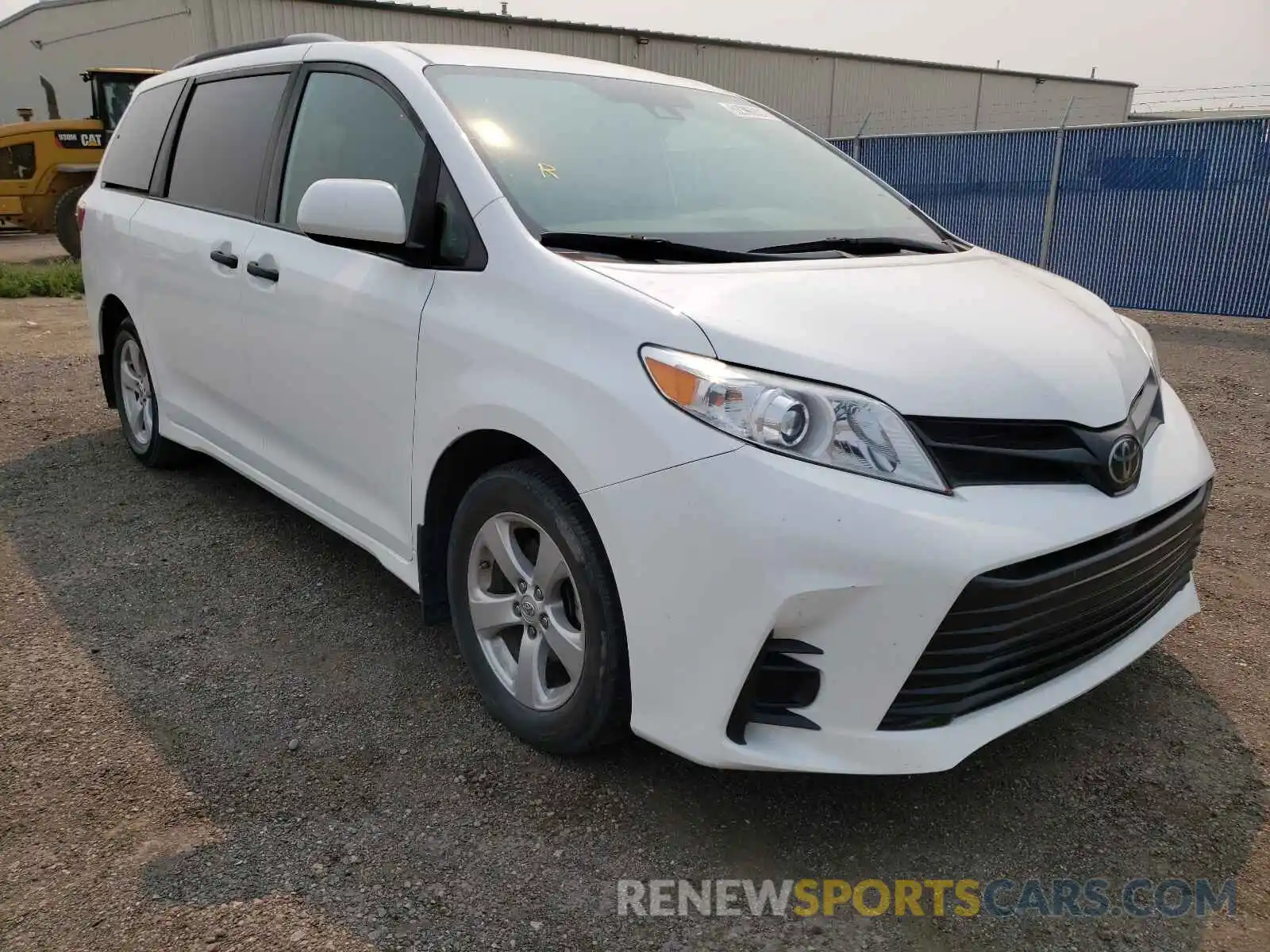 1 Photograph of a damaged car 5TDZZ3DC7KS996755 TOYOTA SIENNA 2019