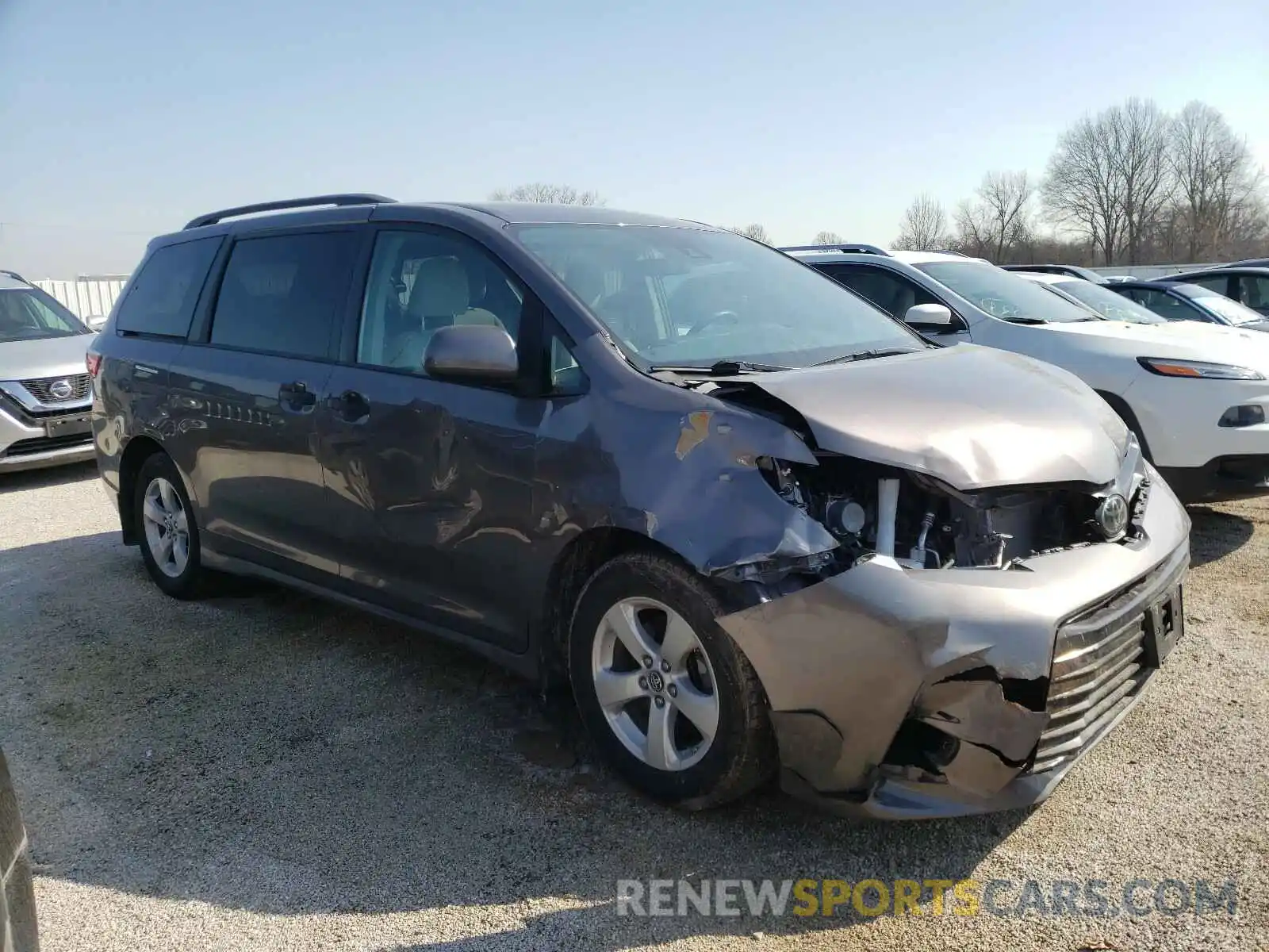 1 Photograph of a damaged car 5TDZZ3DC8KS990625 TOYOTA SIENNA 2019