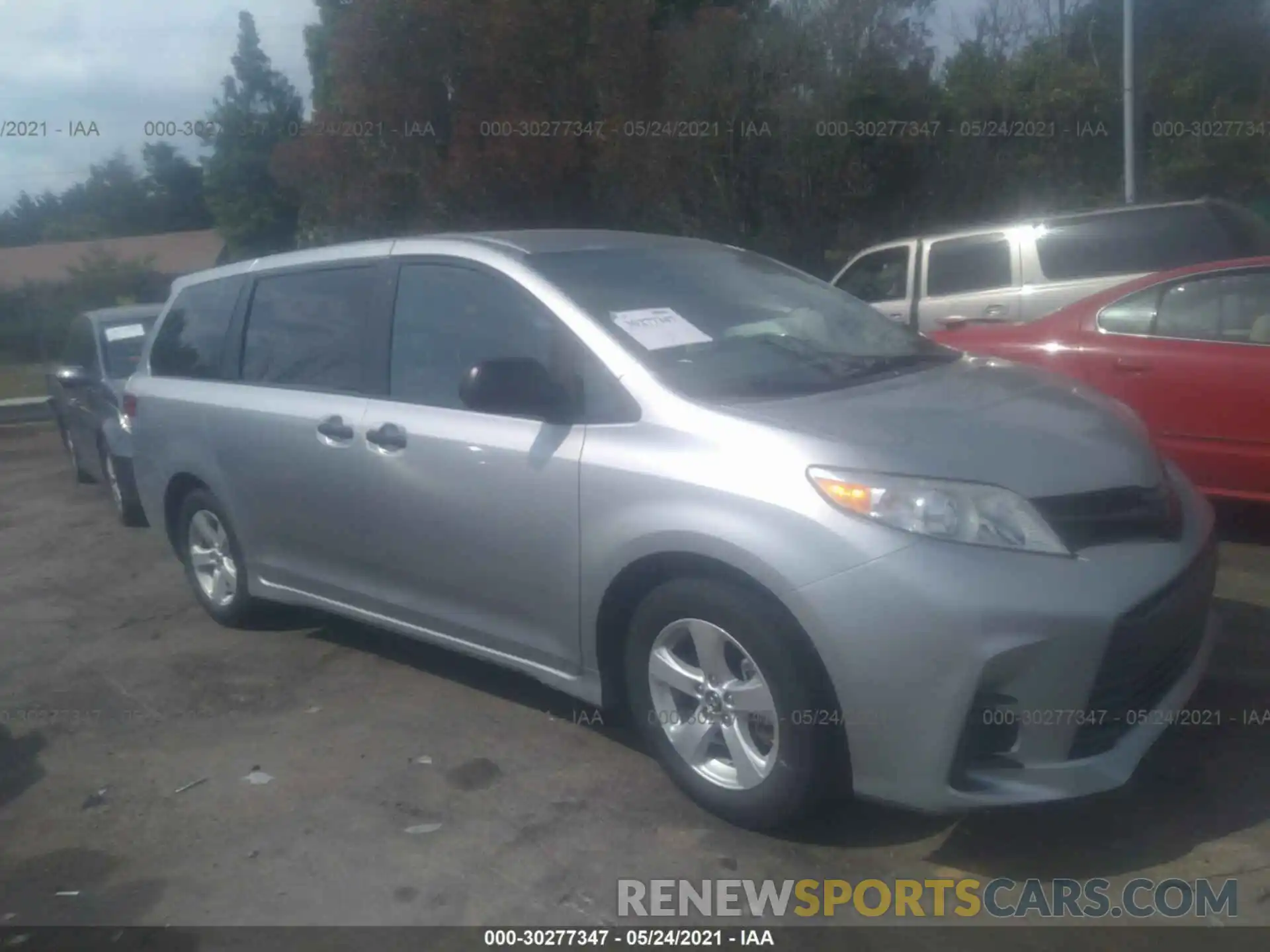 1 Photograph of a damaged car 5TDZZ3DC9KS984980 TOYOTA SIENNA 2019