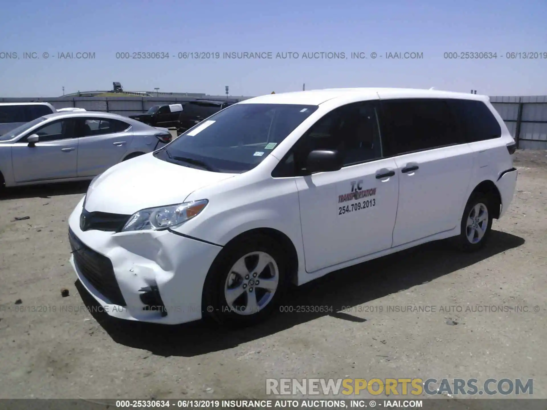 2 Photograph of a damaged car 5TDZZ3DC9KS985143 TOYOTA SIENNA 2019