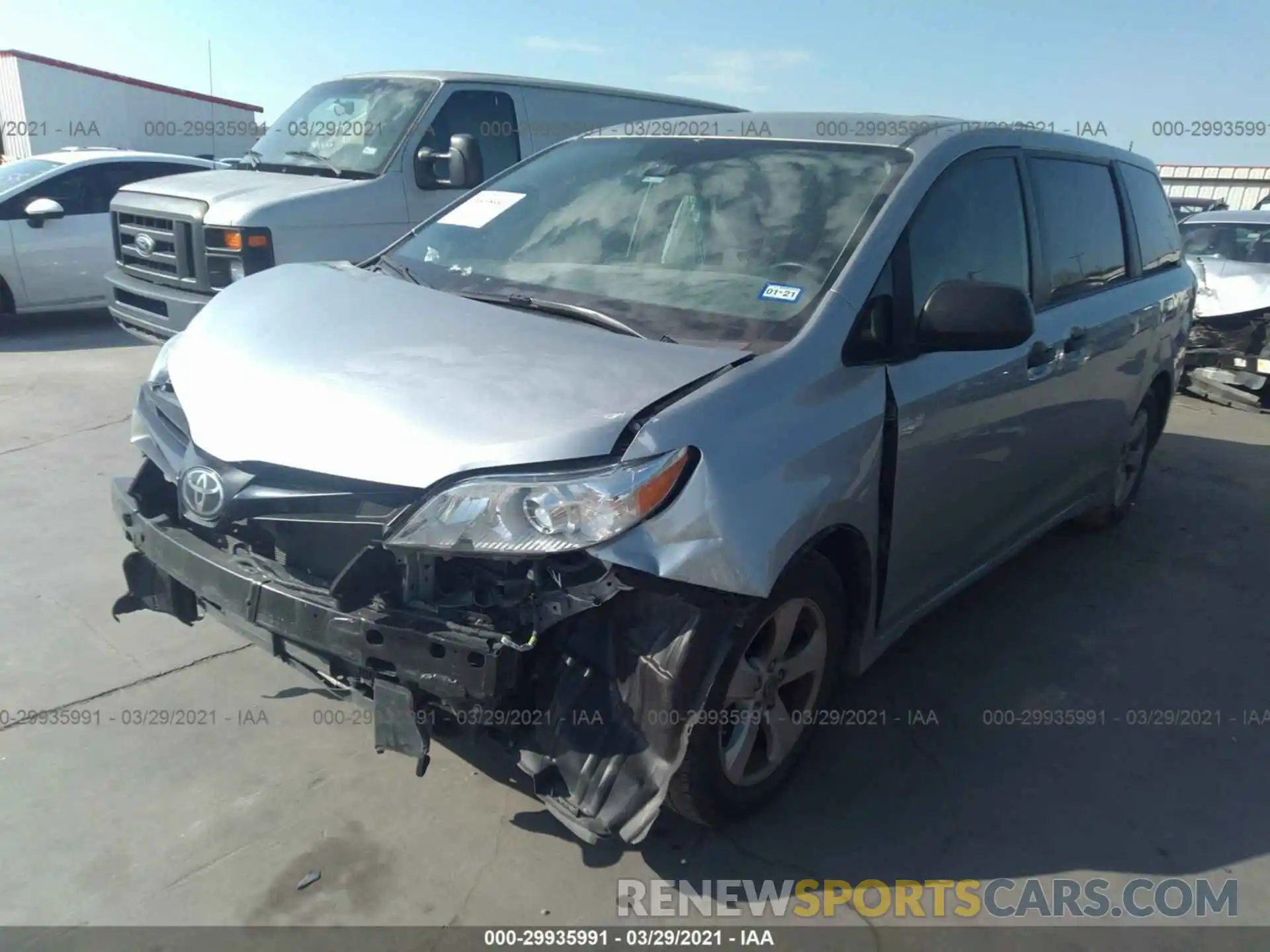 2 Photograph of a damaged car 5TDZZ3DC9KS985613 TOYOTA SIENNA 2019