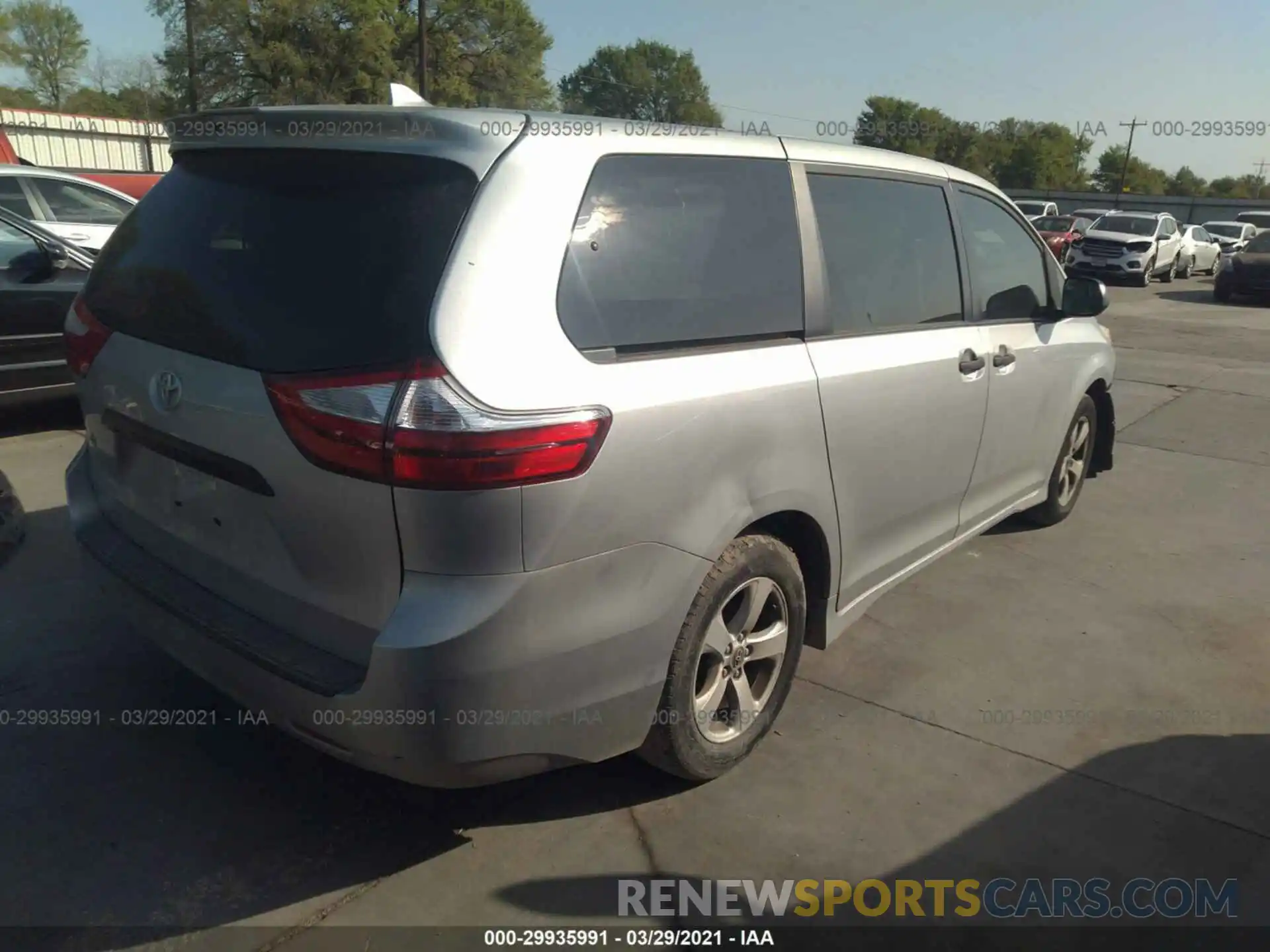 4 Фотография поврежденного автомобиля 5TDZZ3DC9KS985613 TOYOTA SIENNA 2019