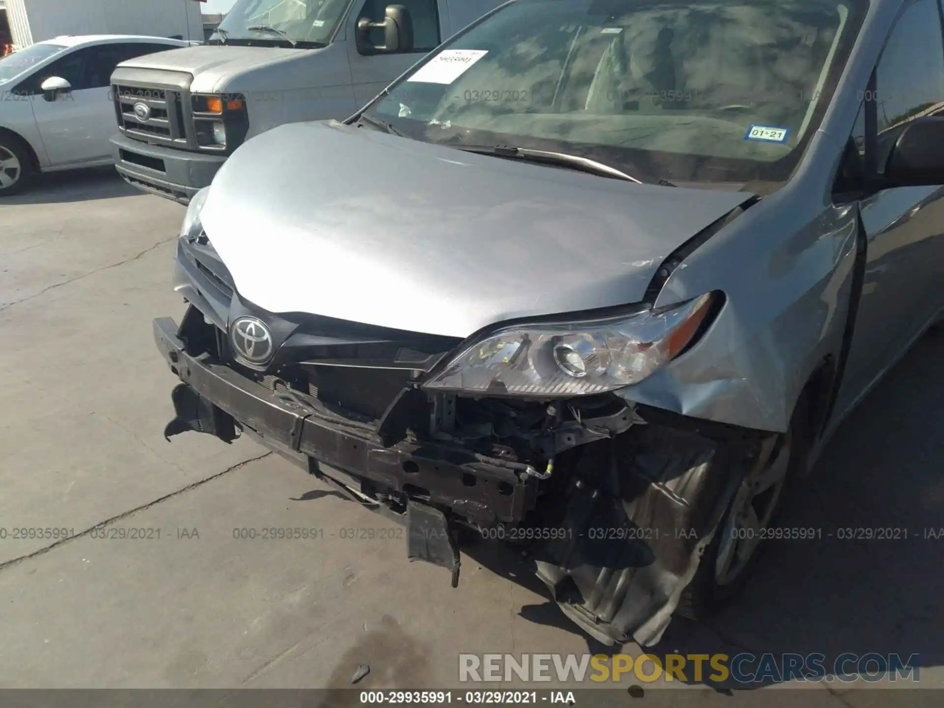 6 Photograph of a damaged car 5TDZZ3DC9KS985613 TOYOTA SIENNA 2019