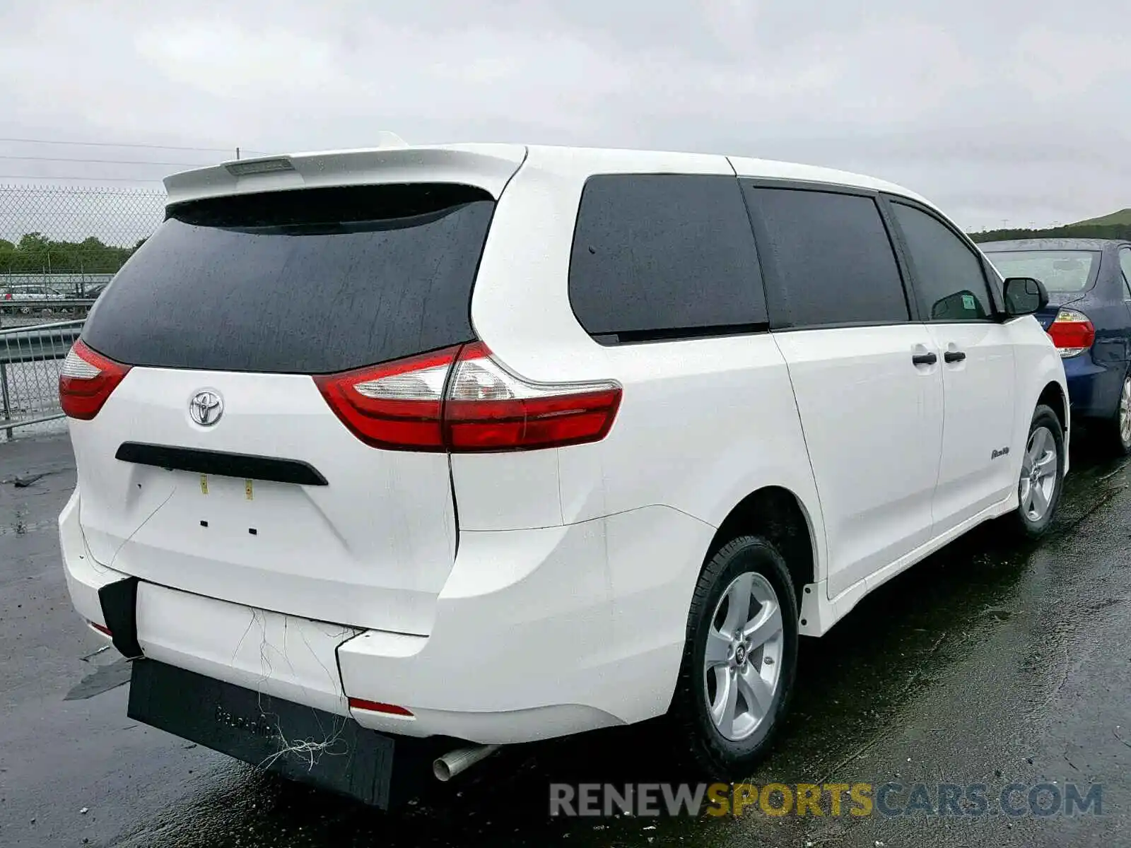 4 Фотография поврежденного автомобиля 5TDZZ3DC9KS995462 TOYOTA SIENNA 2019