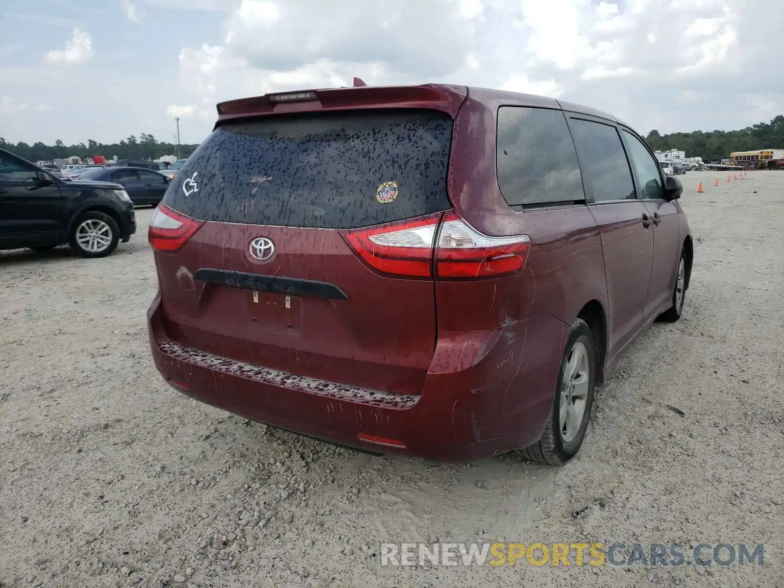 4 Фотография поврежденного автомобиля 5TDZZ3DCXKS002583 TOYOTA SIENNA 2019