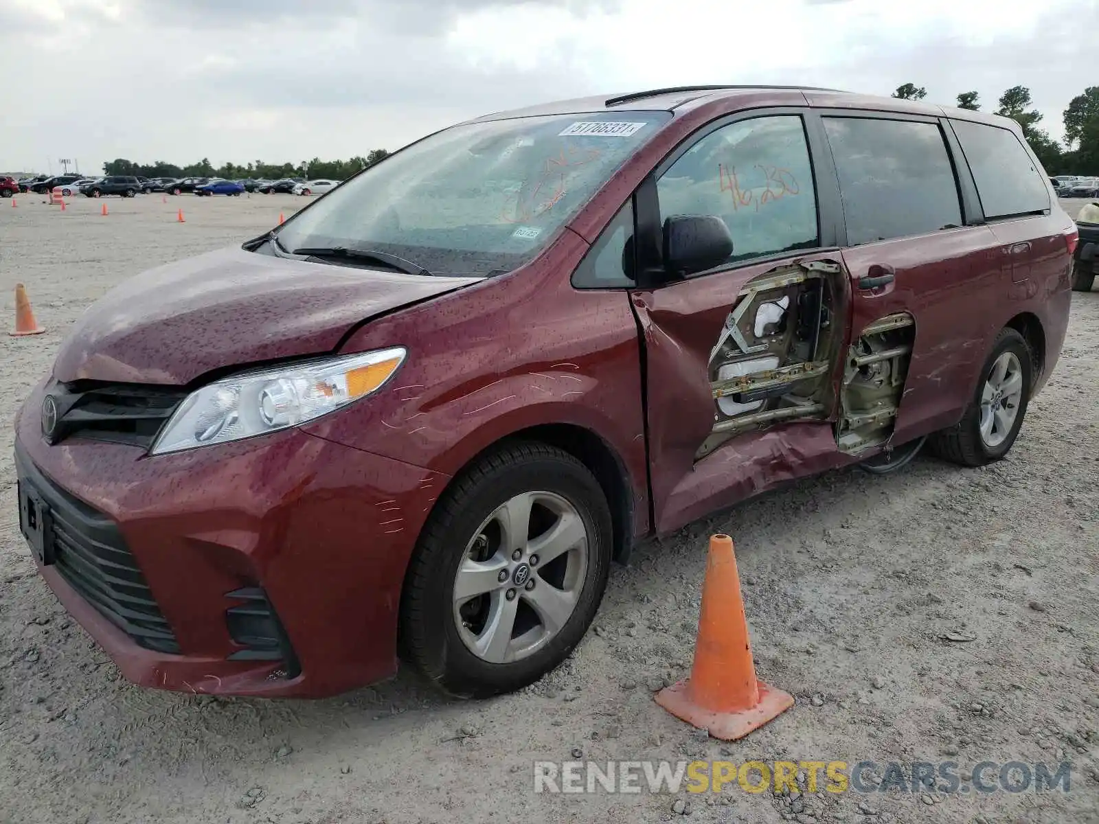 9 Фотография поврежденного автомобиля 5TDZZ3DCXKS002583 TOYOTA SIENNA 2019