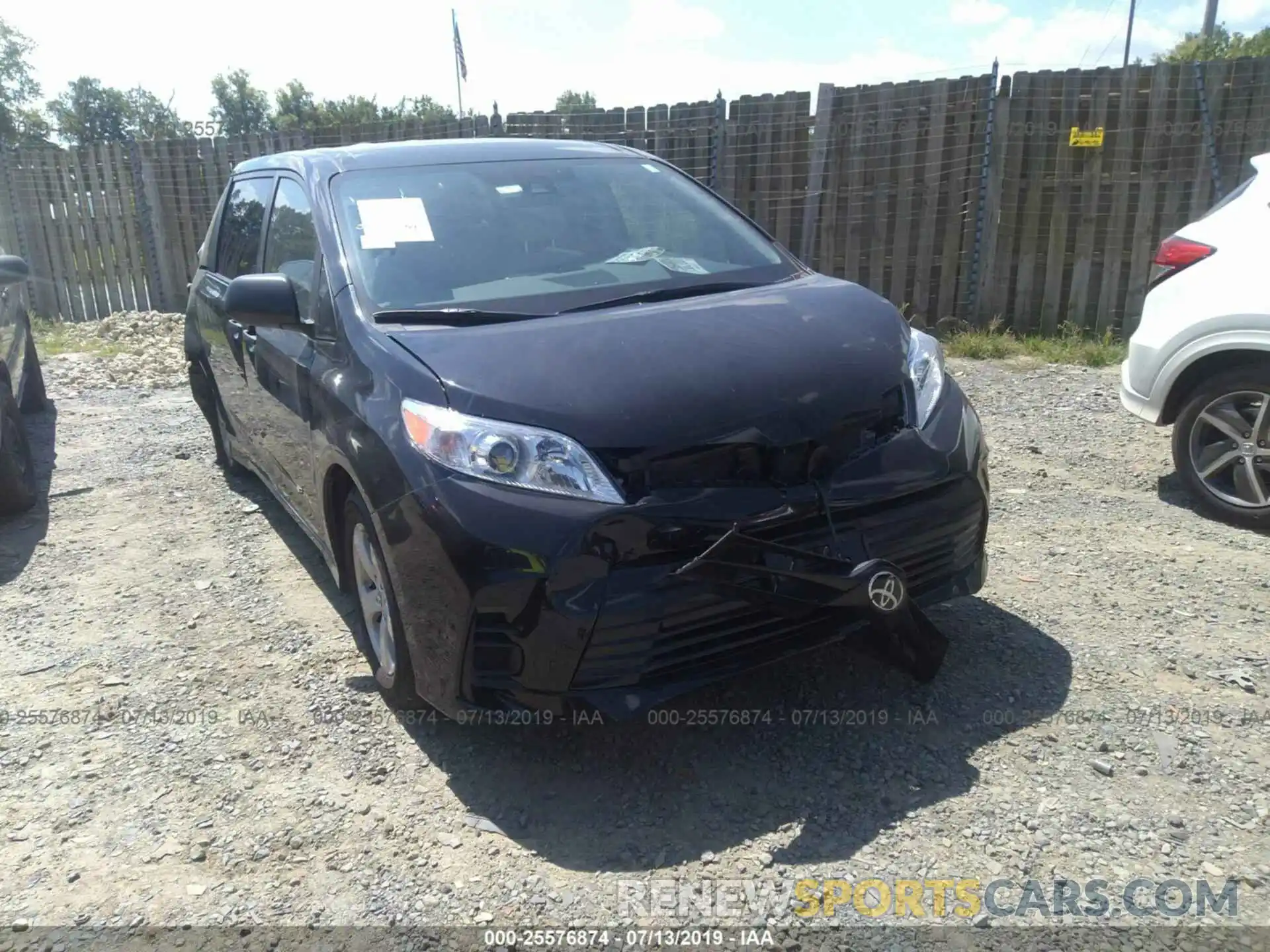 1 Photograph of a damaged car 5TDZZ3DCXKS003233 TOYOTA SIENNA 2019