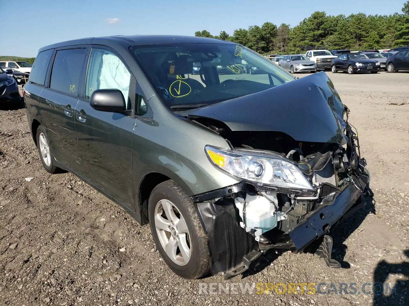 1 Photograph of a damaged car 5TDZZ3DCXKS007170 TOYOTA SIENNA 2019