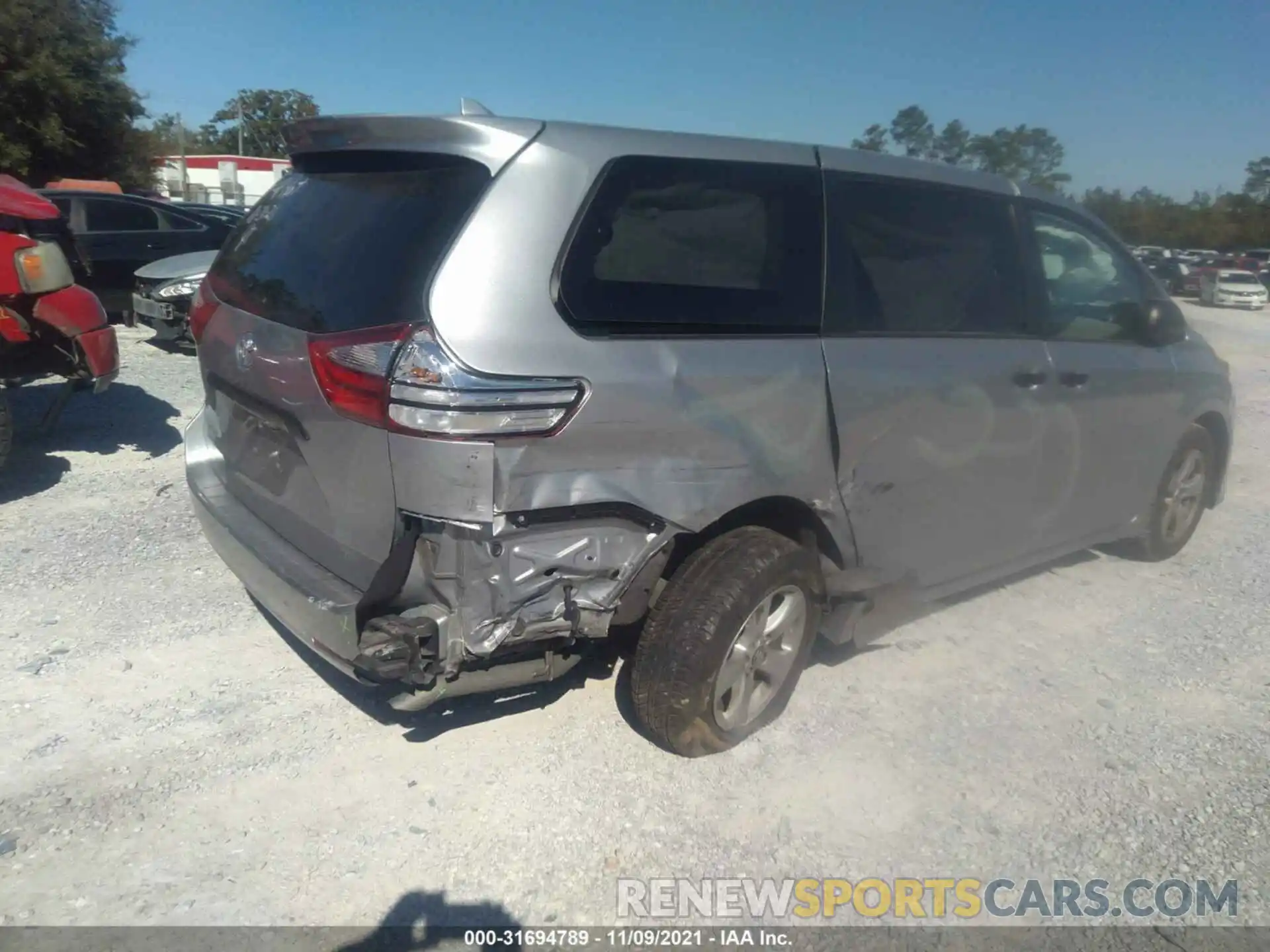 6 Фотография поврежденного автомобиля 5TDZZ3DCXKS007959 TOYOTA SIENNA 2019