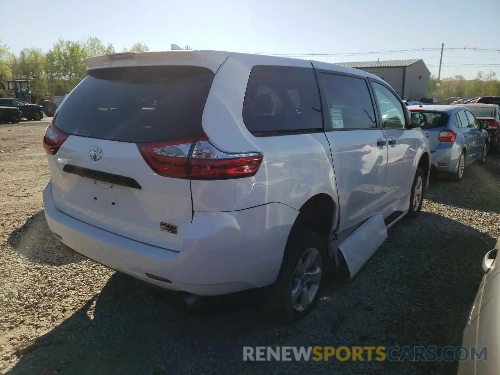 4 Фотография поврежденного автомобиля 5TDZZ3DCXKS970487 TOYOTA SIENNA 2019