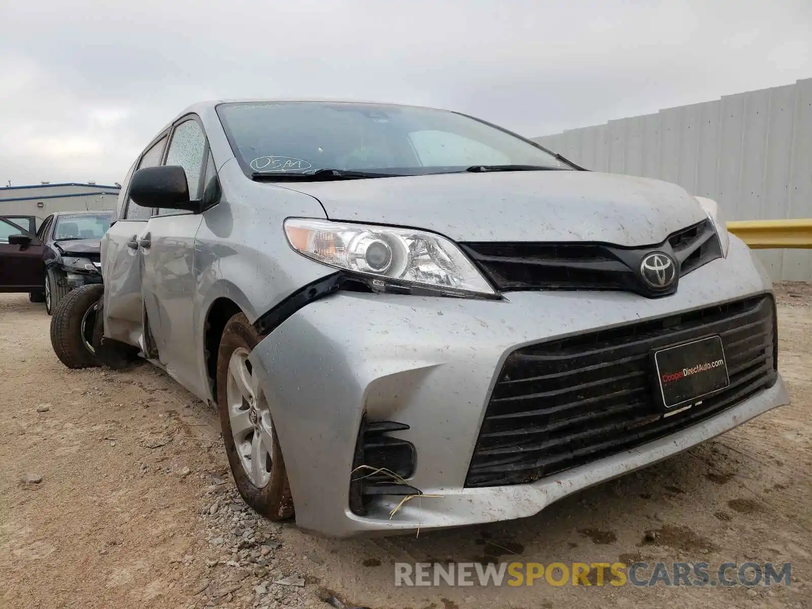 1 Photograph of a damaged car 5TDZZ3DCXKS970683 TOYOTA SIENNA 2019