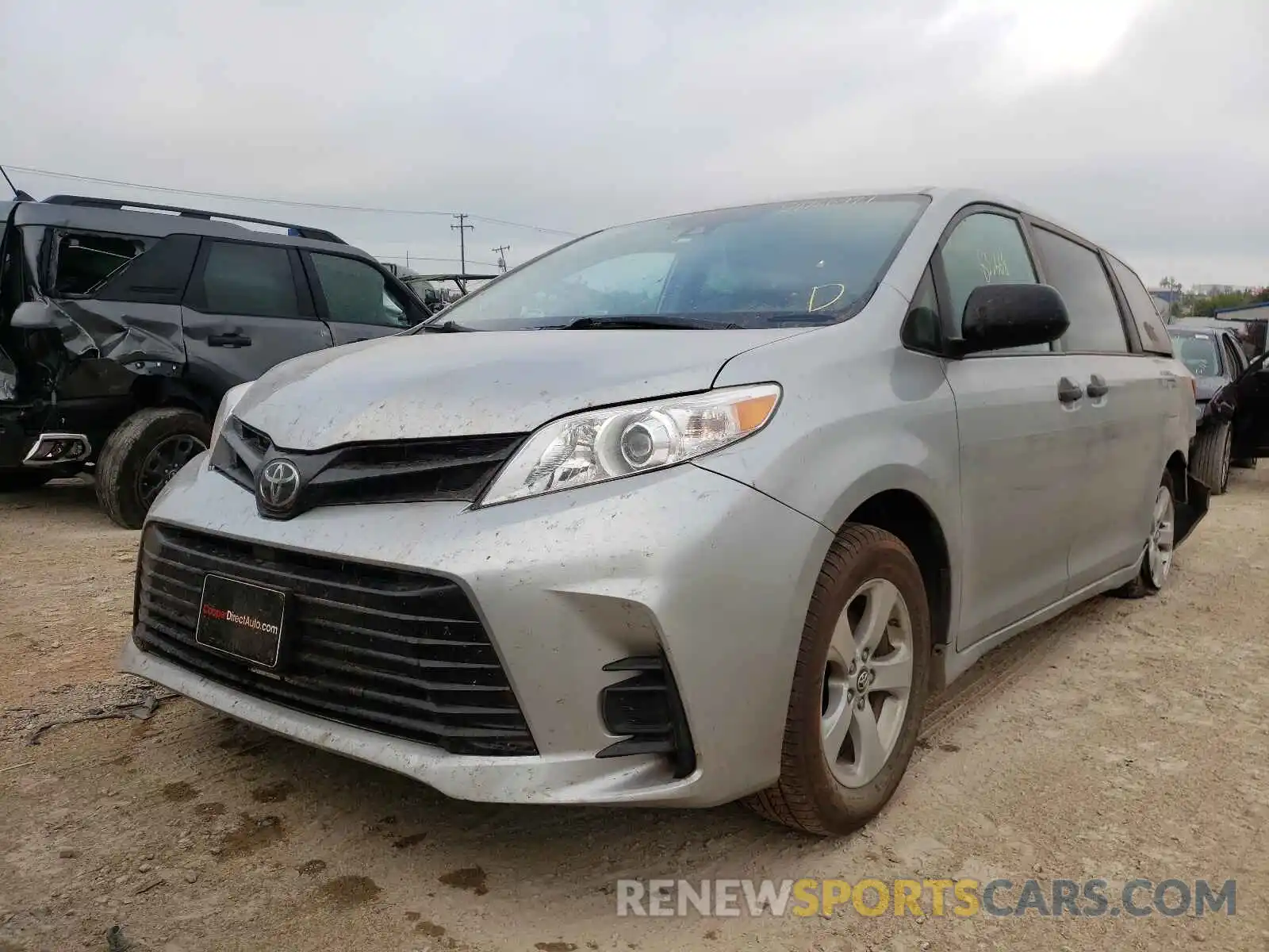 2 Photograph of a damaged car 5TDZZ3DCXKS970683 TOYOTA SIENNA 2019