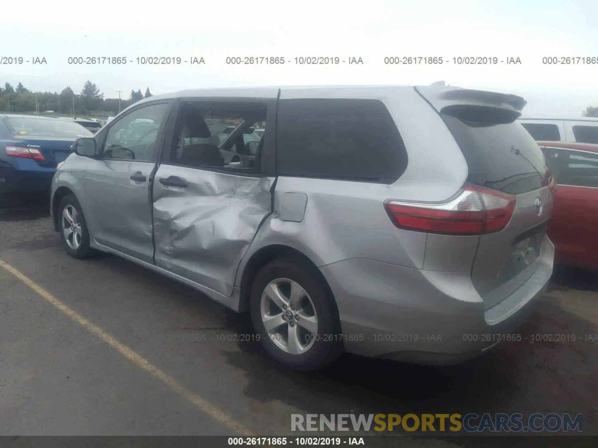 3 Photograph of a damaged car 5TDZZ3DCXKS978282 TOYOTA SIENNA 2019