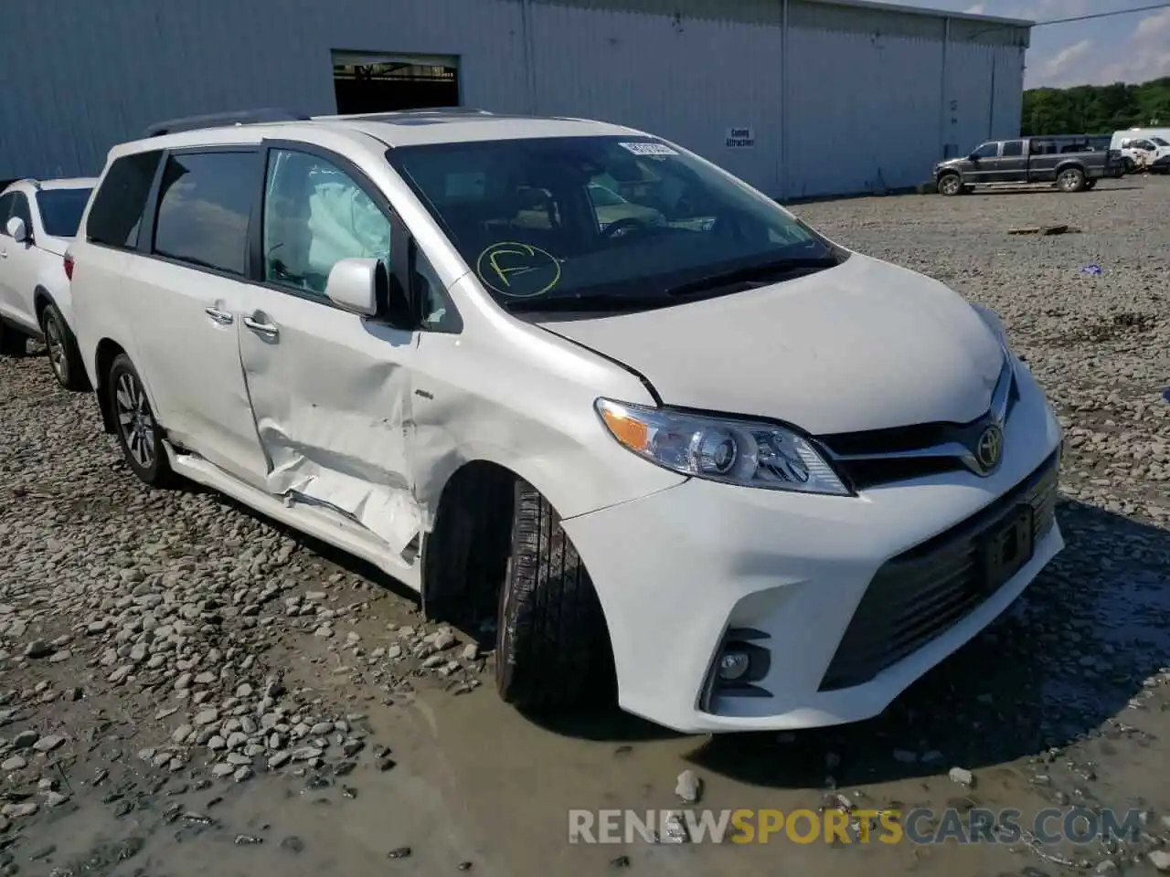 1 Photograph of a damaged car 5TDDZ3DC0LS239210 TOYOTA SIENNA 2020