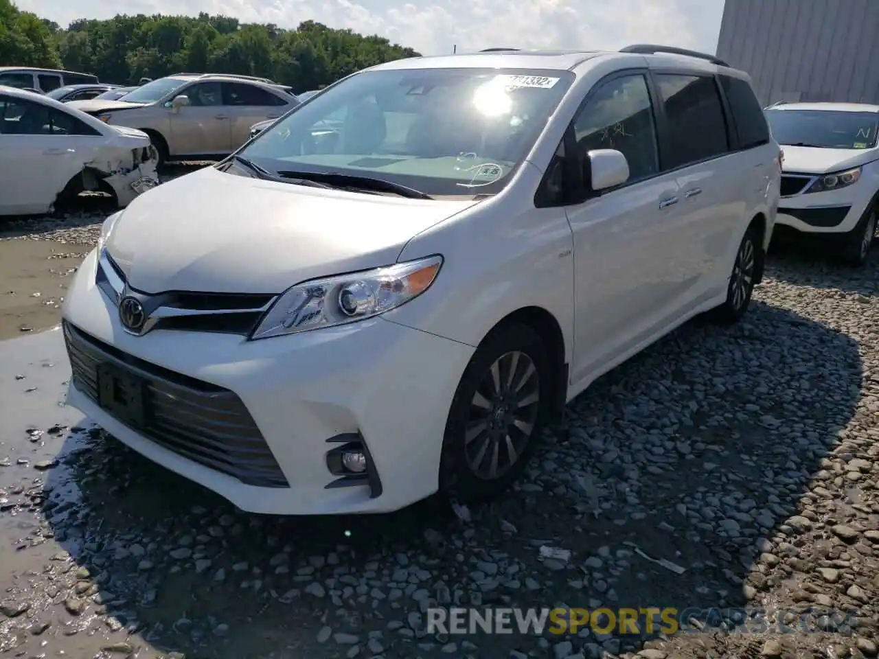 2 Photograph of a damaged car 5TDDZ3DC0LS239210 TOYOTA SIENNA 2020