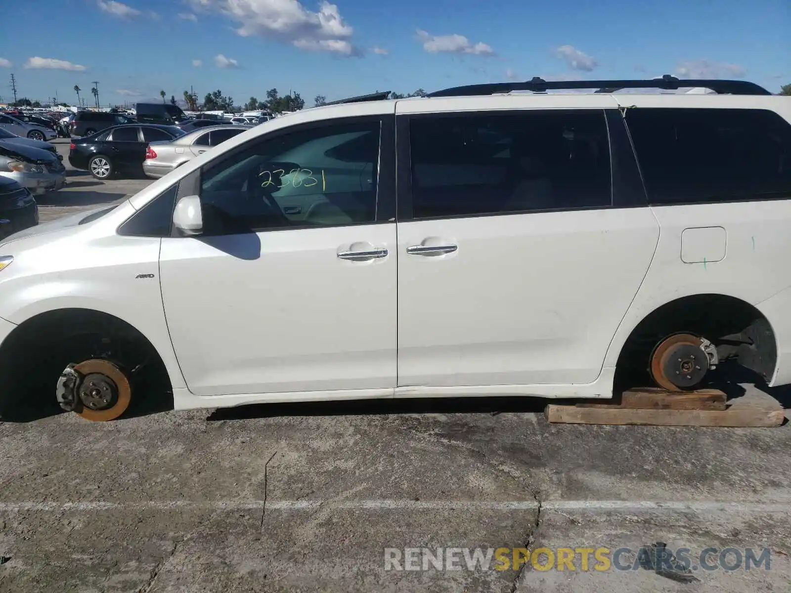 9 Фотография поврежденного автомобиля 5TDDZ3DC0LS241104 TOYOTA SIENNA 2020