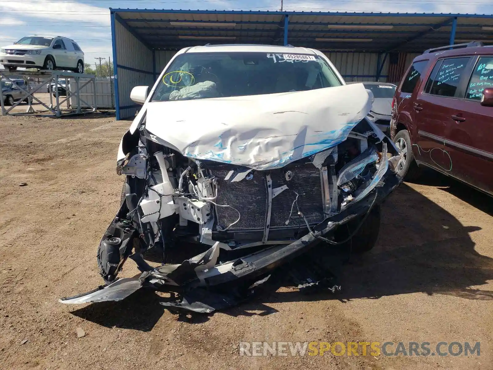 9 Photograph of a damaged car 5TDDZ3DC0LS246545 TOYOTA SIENNA 2020