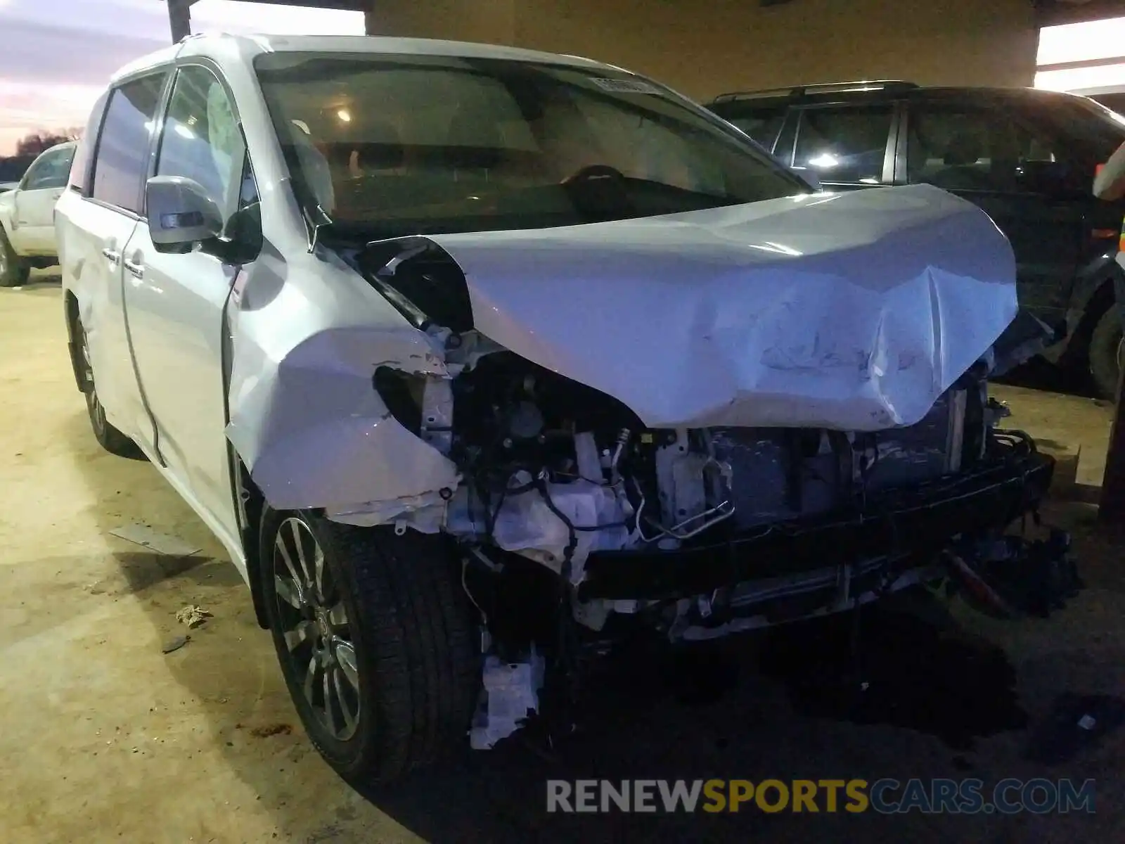 1 Photograph of a damaged car 5TDDZ3DC0LS251292 TOYOTA SIENNA 2020