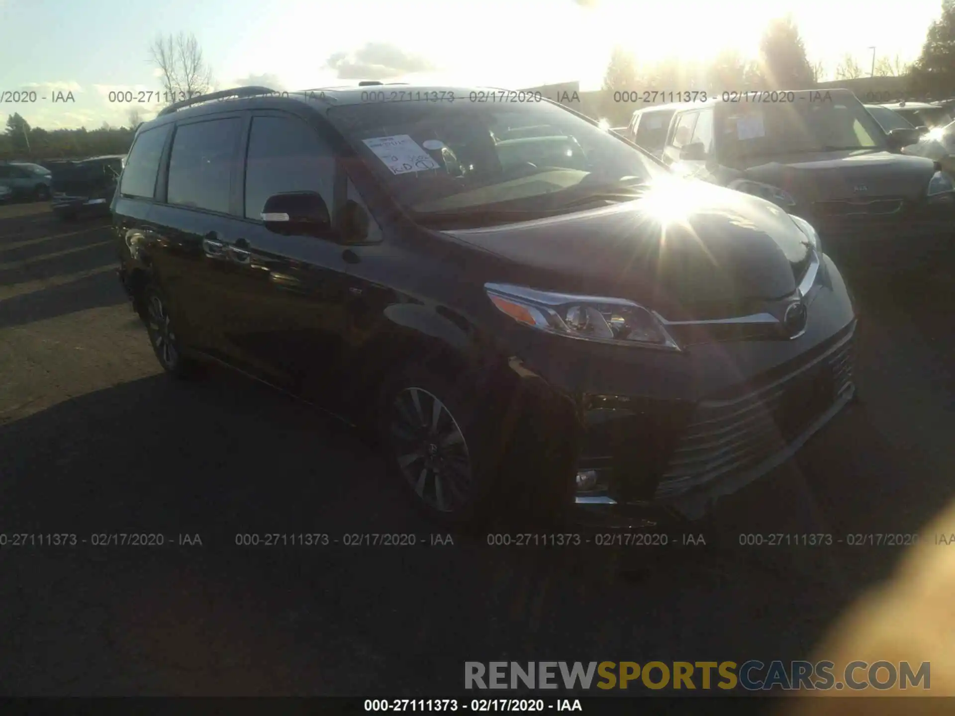 1 Photograph of a damaged car 5TDDZ3DC1LS229009 TOYOTA SIENNA 2020