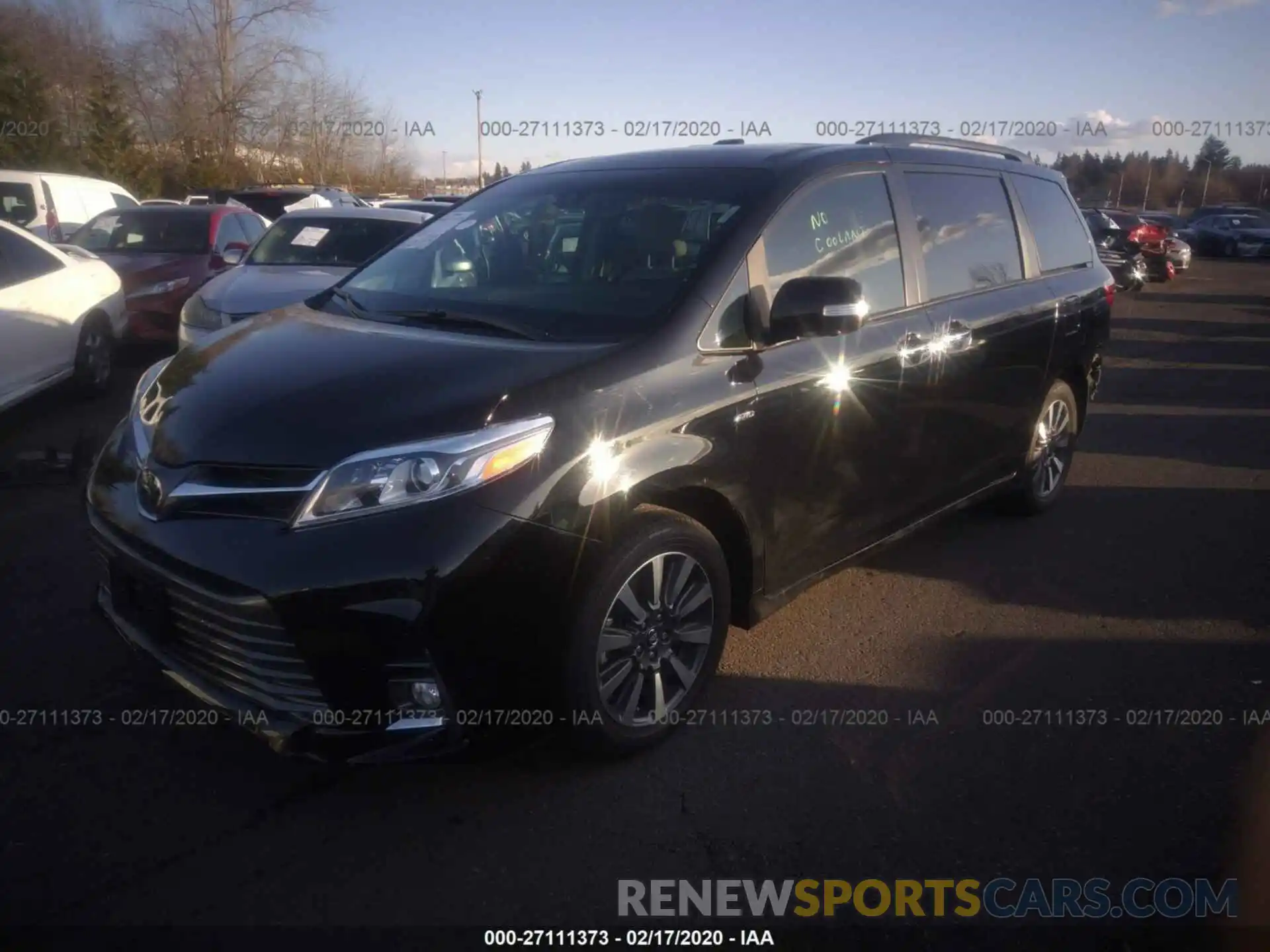 2 Фотография поврежденного автомобиля 5TDDZ3DC1LS229009 TOYOTA SIENNA 2020