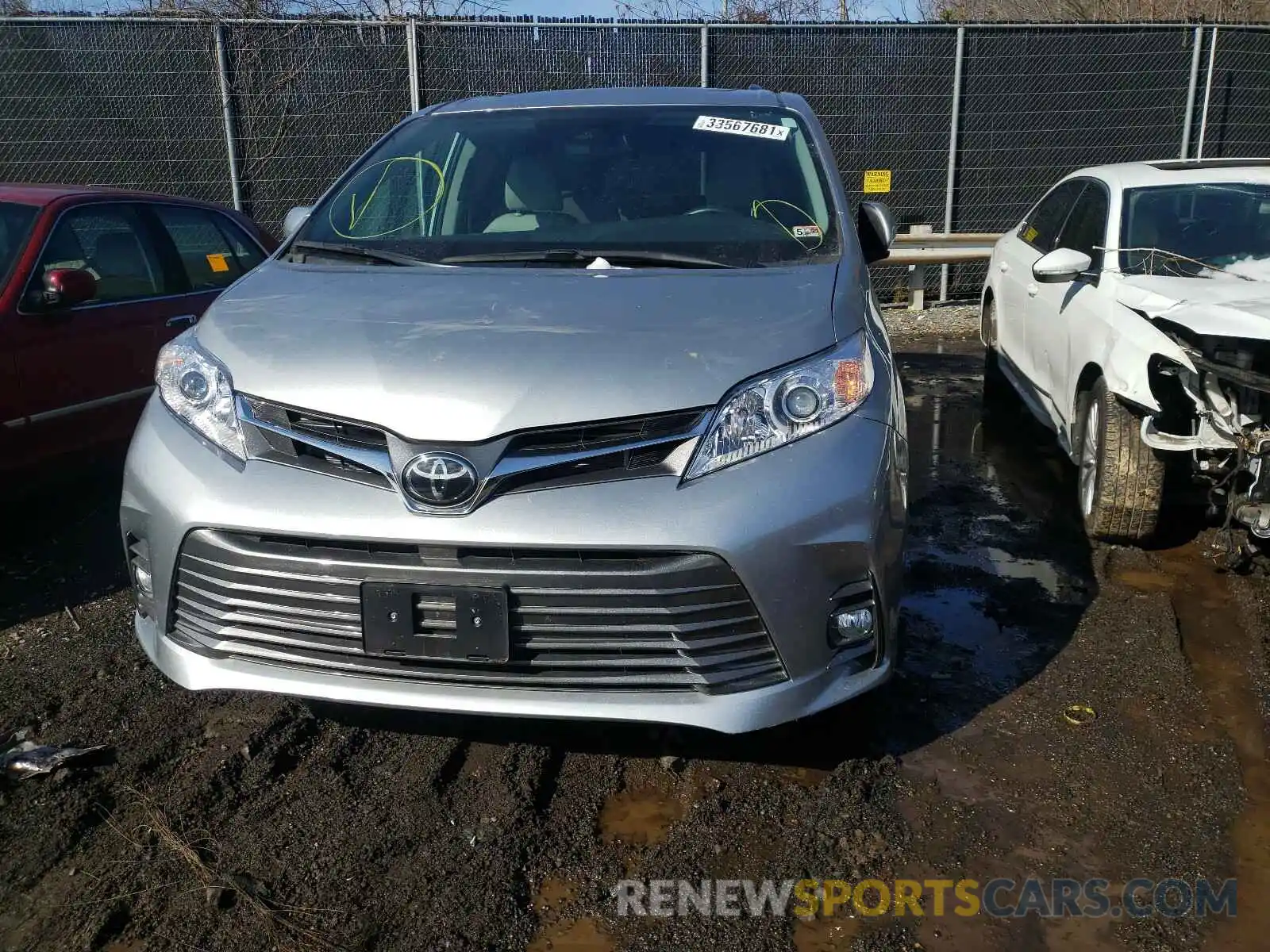 9 Photograph of a damaged car 5TDDZ3DC1LS229852 TOYOTA SIENNA 2020