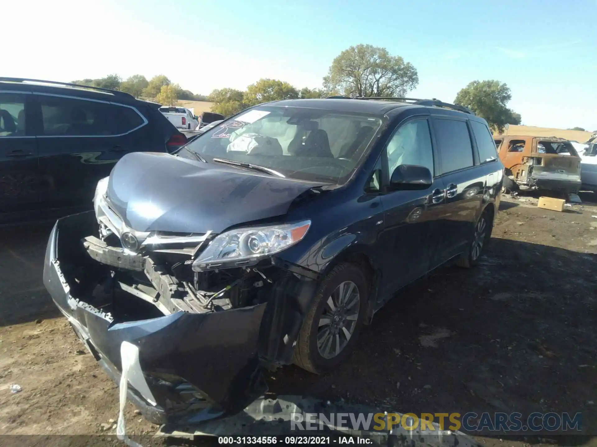 2 Photograph of a damaged car 5TDDZ3DC1LS234159 TOYOTA SIENNA 2020