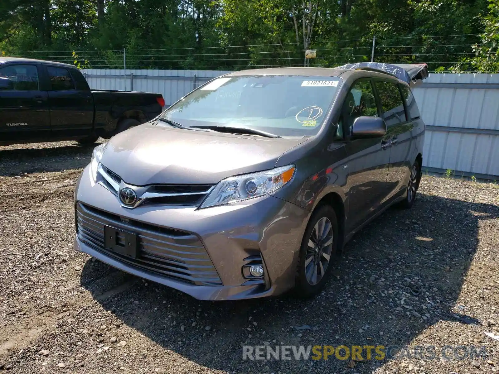 2 Photograph of a damaged car 5TDDZ3DC1LS236655 TOYOTA SIENNA 2020