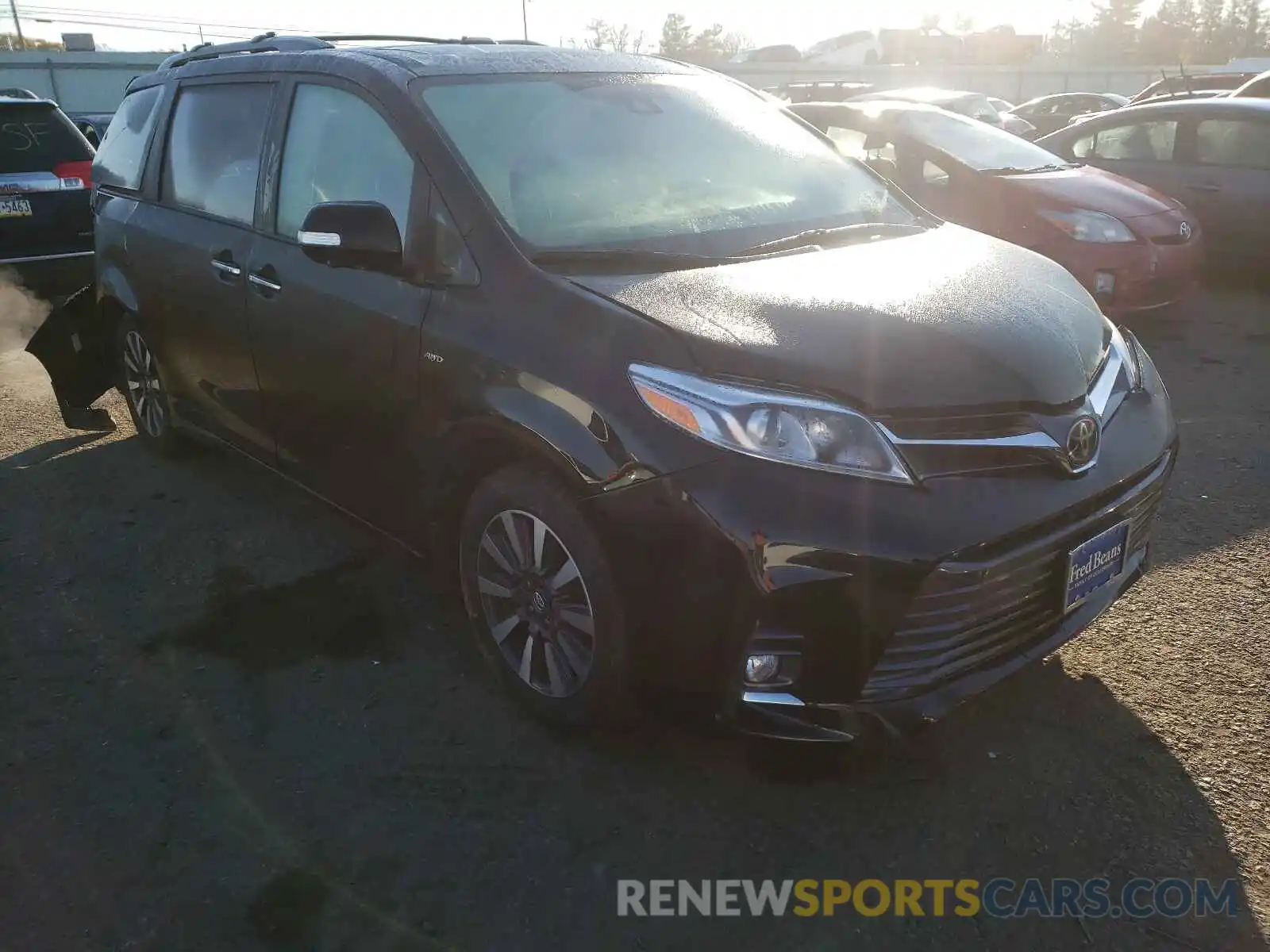 1 Photograph of a damaged car 5TDDZ3DC1LS237238 TOYOTA SIENNA 2020