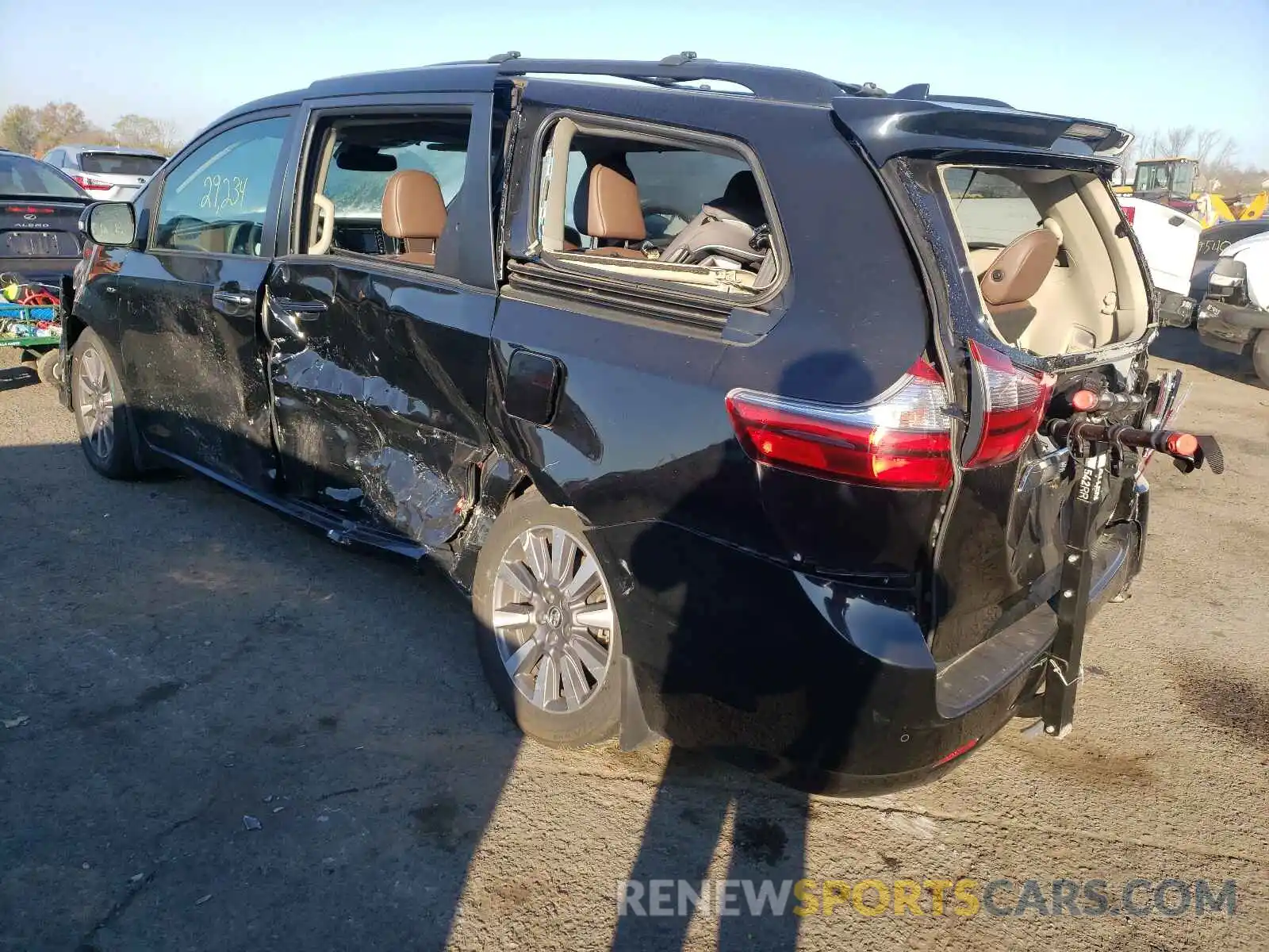 3 Photograph of a damaged car 5TDDZ3DC1LS237238 TOYOTA SIENNA 2020