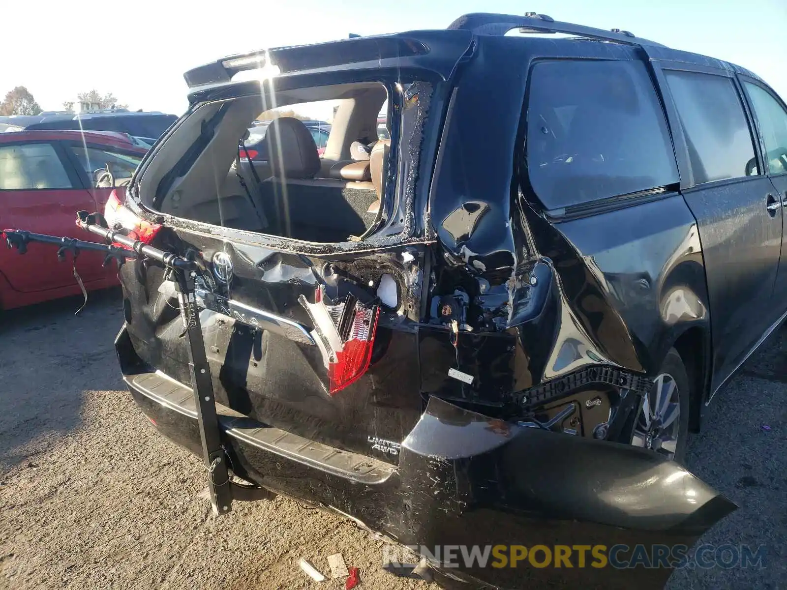 9 Photograph of a damaged car 5TDDZ3DC1LS237238 TOYOTA SIENNA 2020