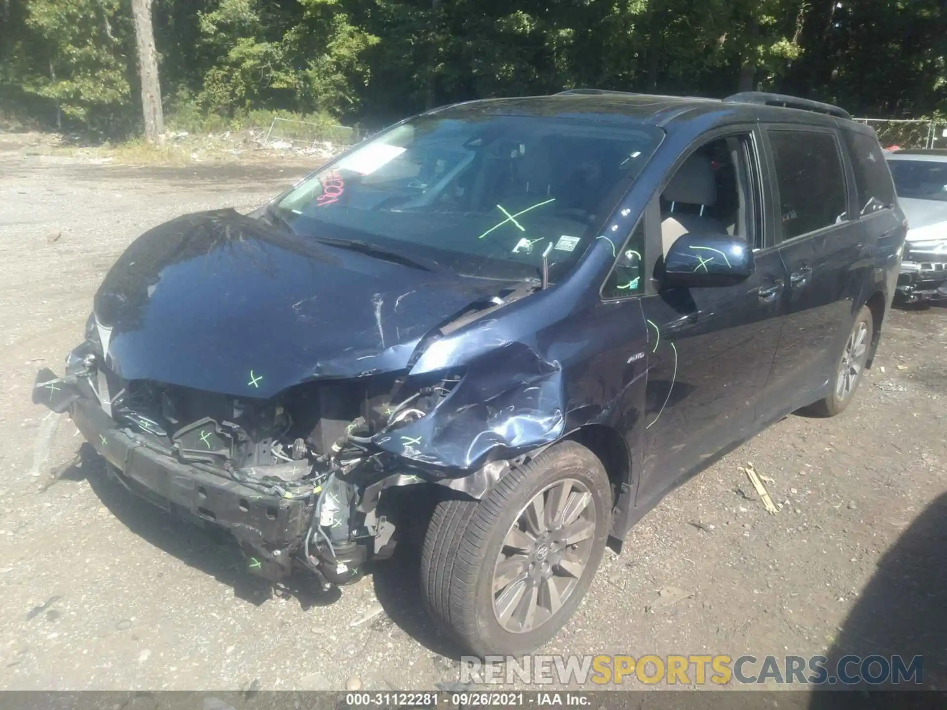 2 Photograph of a damaged car 5TDDZ3DC1LS237644 TOYOTA SIENNA 2020