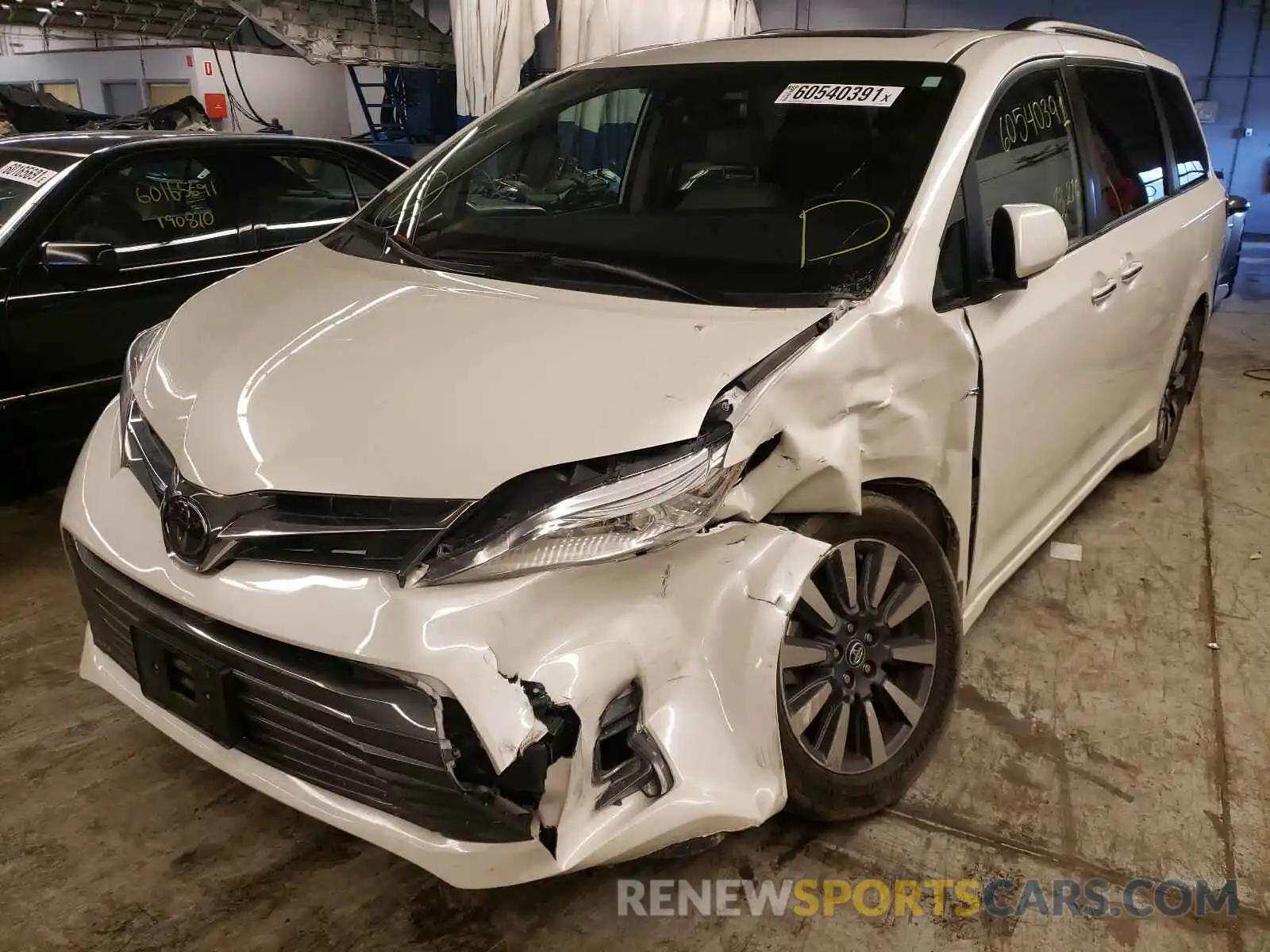 2 Photograph of a damaged car 5TDDZ3DC1LS239510 TOYOTA SIENNA 2020