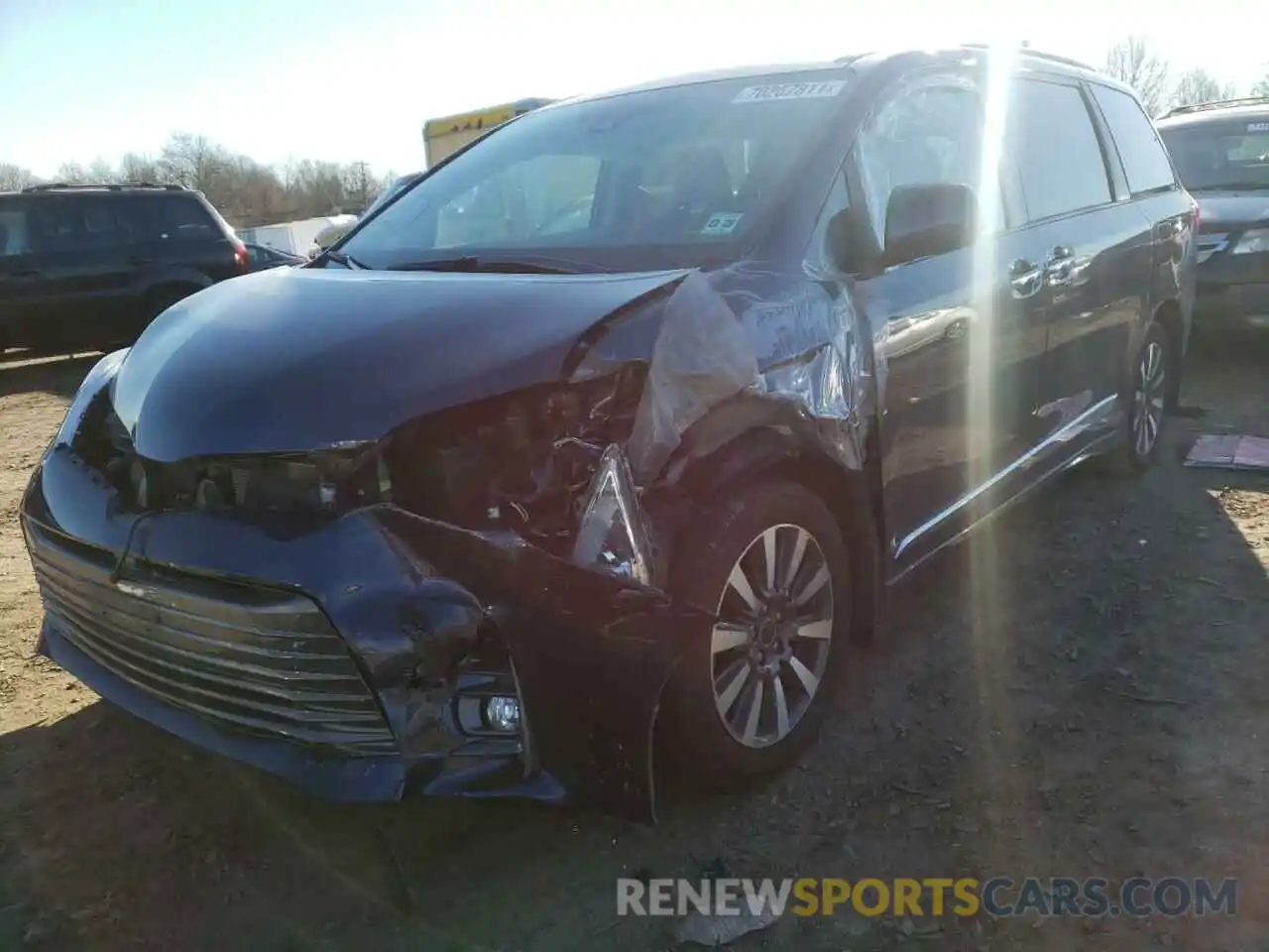 2 Photograph of a damaged car 5TDDZ3DC1LS241127 TOYOTA SIENNA 2020