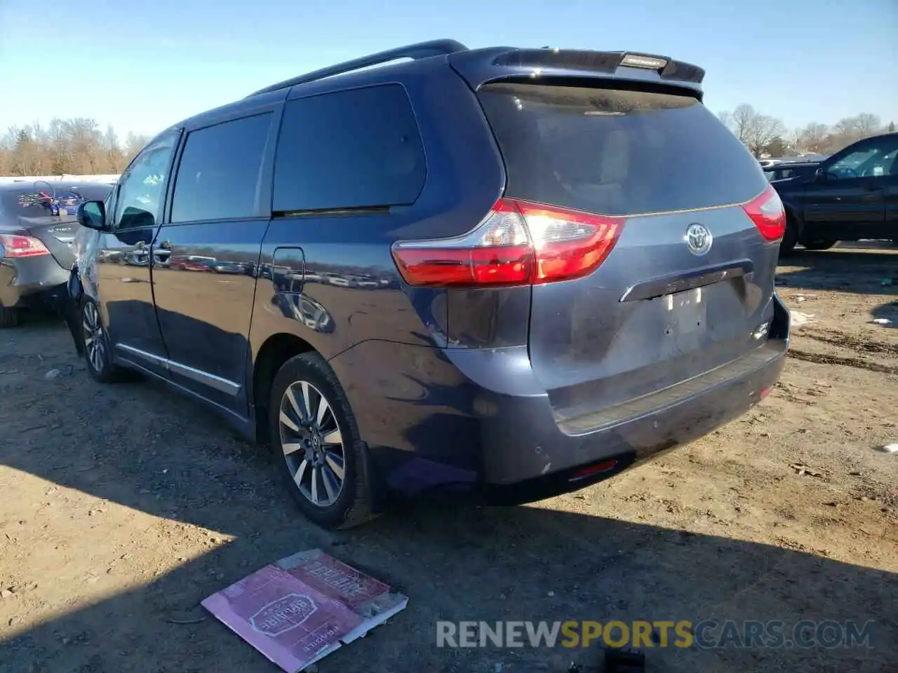 3 Photograph of a damaged car 5TDDZ3DC1LS241127 TOYOTA SIENNA 2020