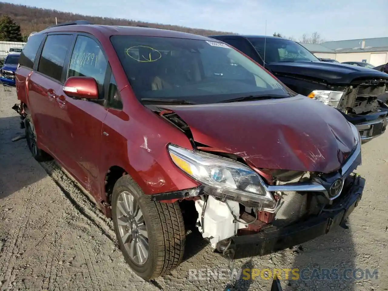 1 Photograph of a damaged car 5TDDZ3DC1LS242486 TOYOTA SIENNA 2020