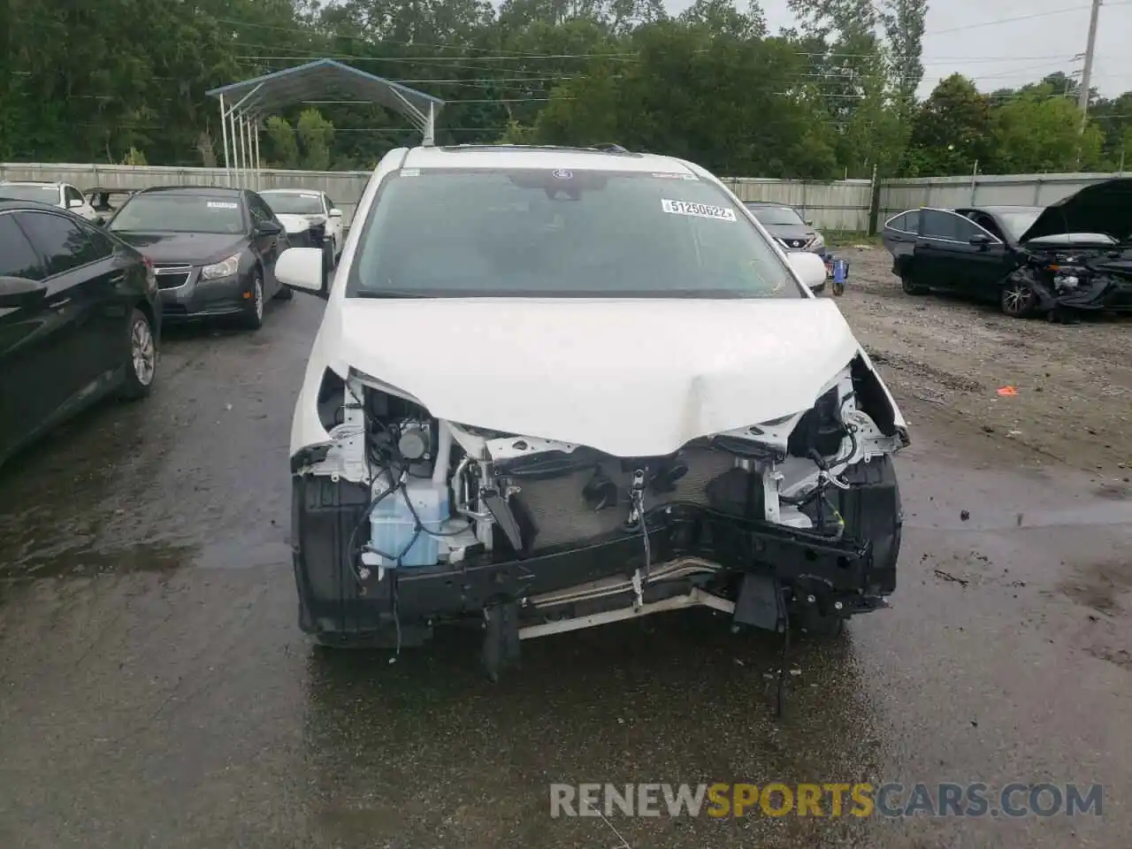 9 Photograph of a damaged car 5TDDZ3DC1LS242875 TOYOTA SIENNA 2020