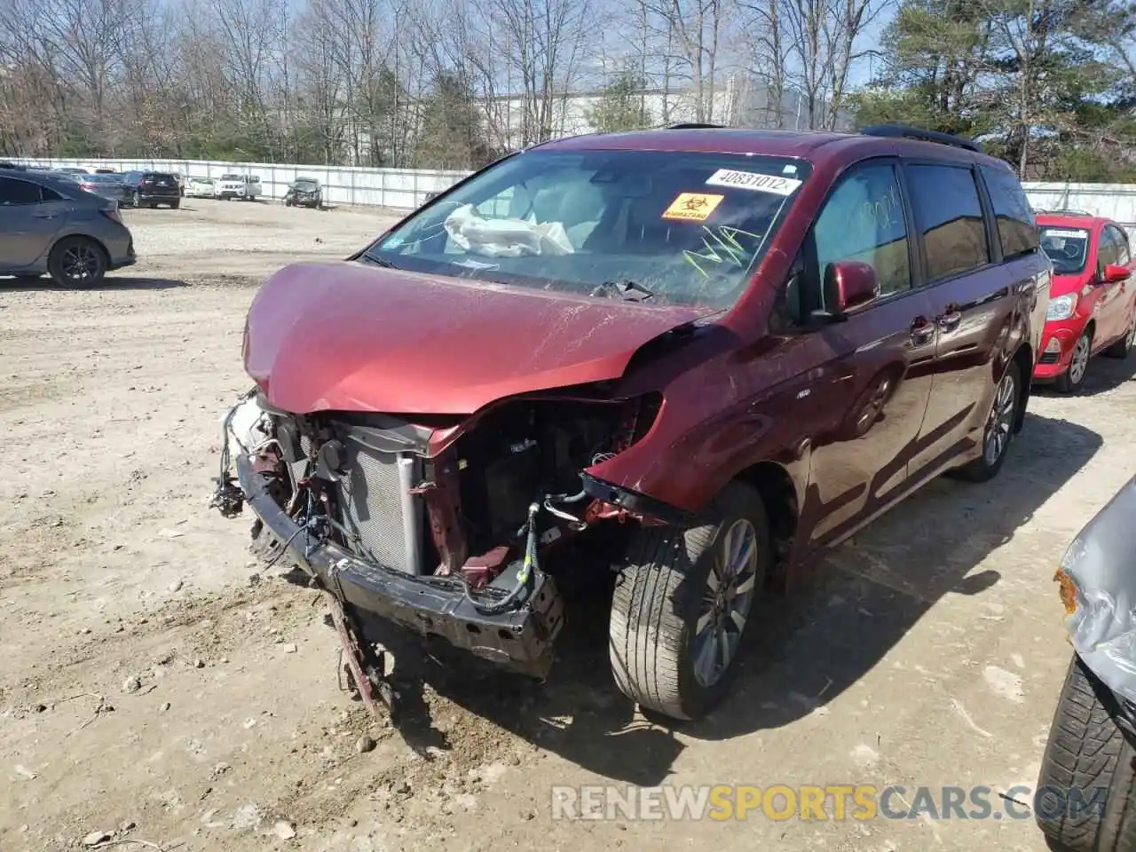 2 Photograph of a damaged car 5TDDZ3DC1LS243542 TOYOTA SIENNA 2020