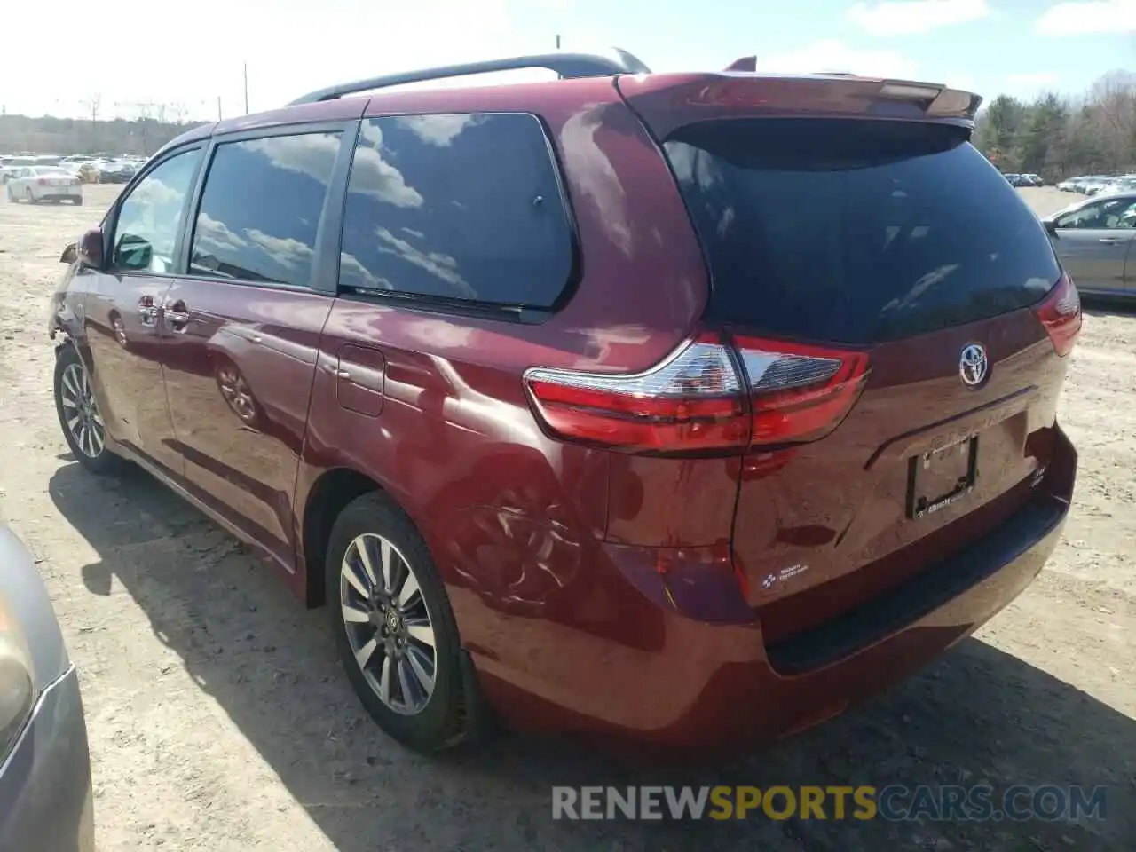 3 Photograph of a damaged car 5TDDZ3DC1LS243542 TOYOTA SIENNA 2020