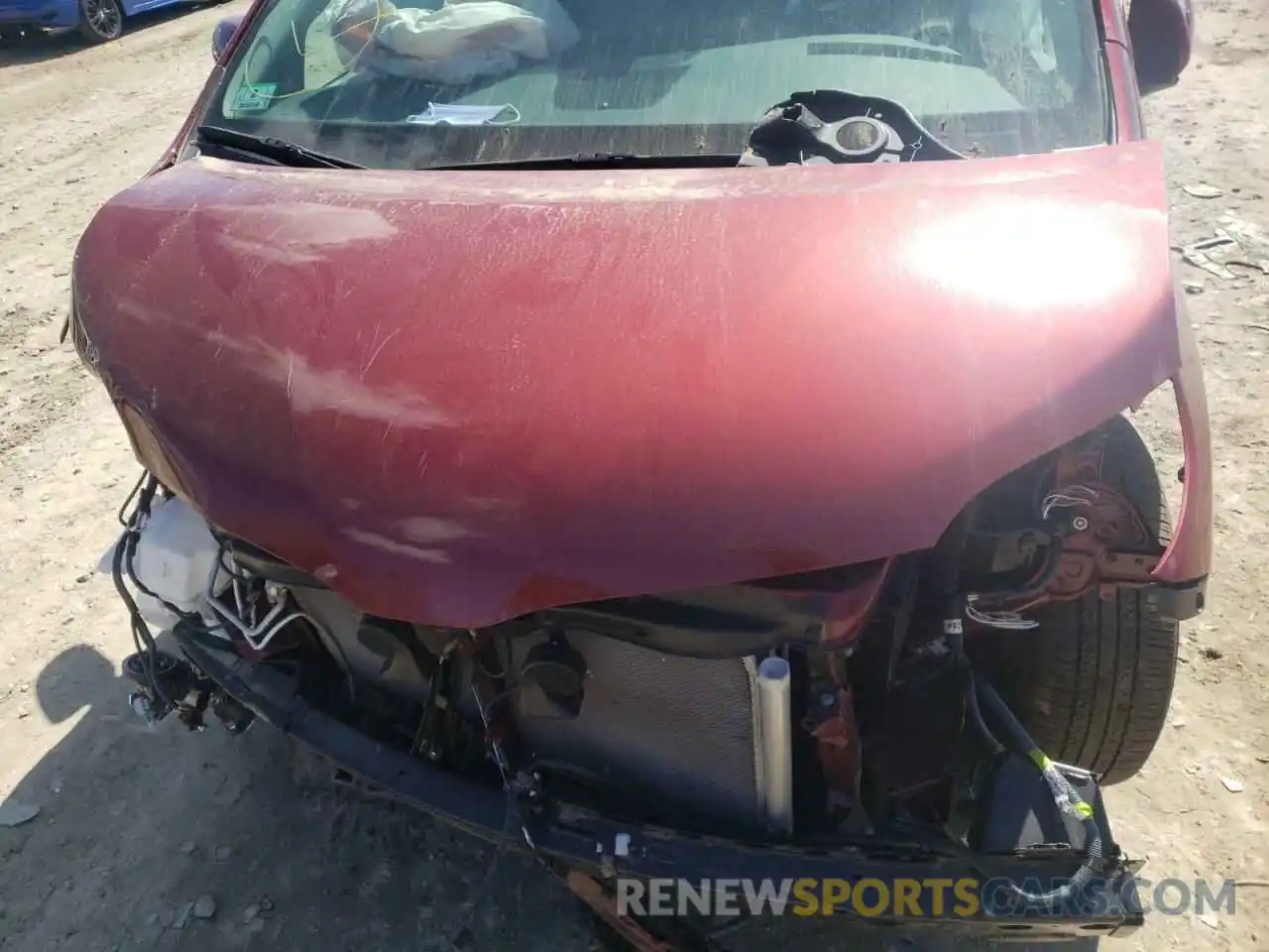 7 Photograph of a damaged car 5TDDZ3DC1LS243542 TOYOTA SIENNA 2020