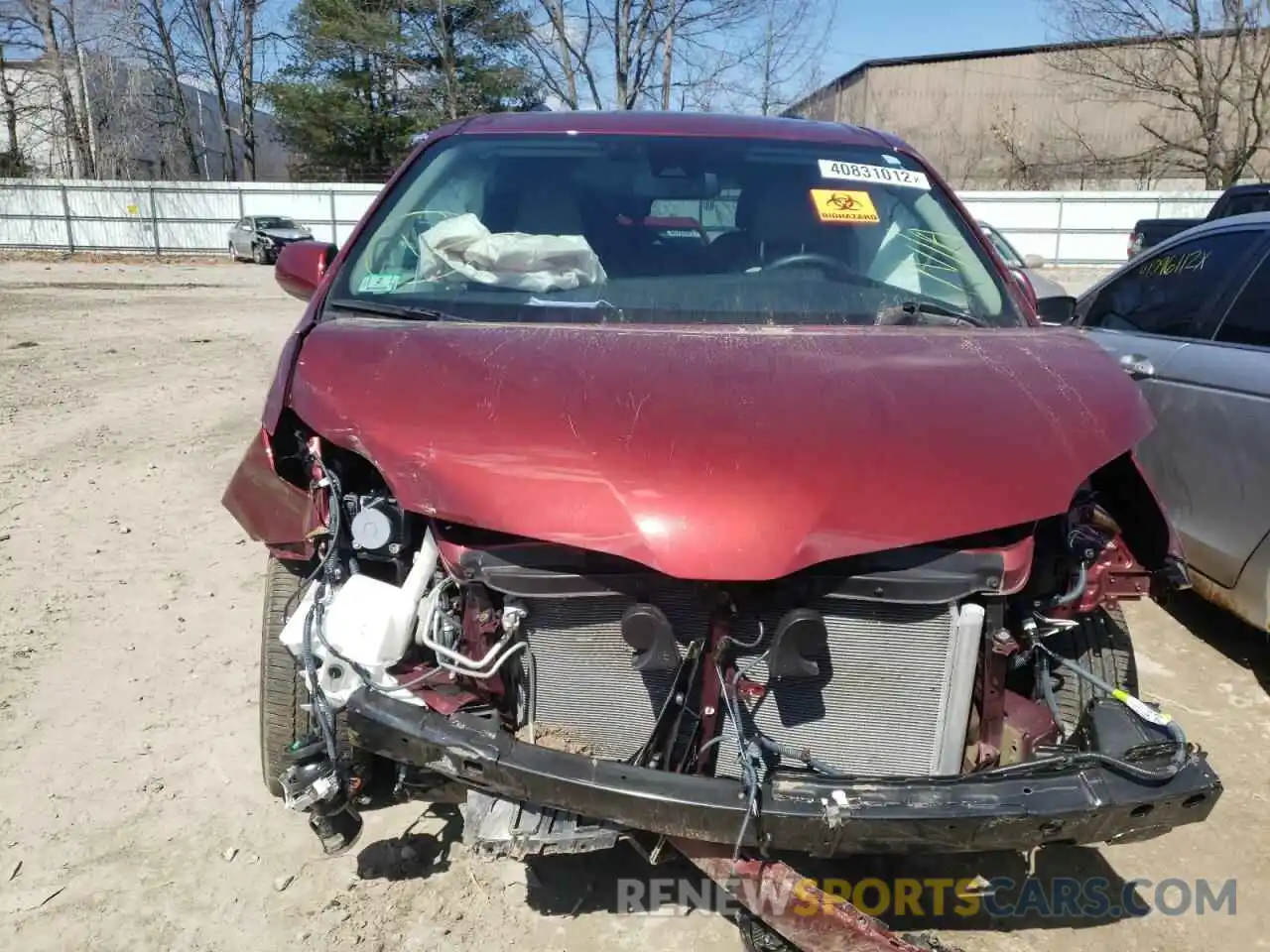 9 Photograph of a damaged car 5TDDZ3DC1LS243542 TOYOTA SIENNA 2020